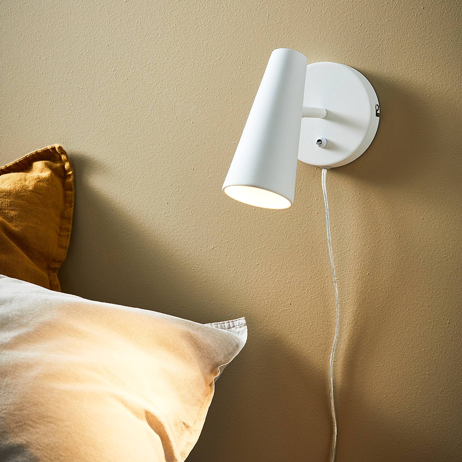 Crest Wall Lamp Iron 1-Light