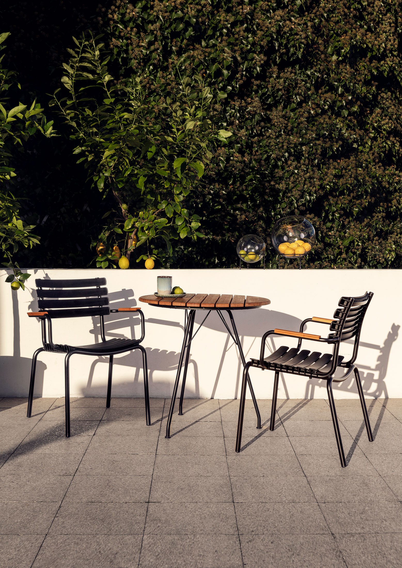 ReCLIPS Gartenstuhl Grau Armlehne Bamboo