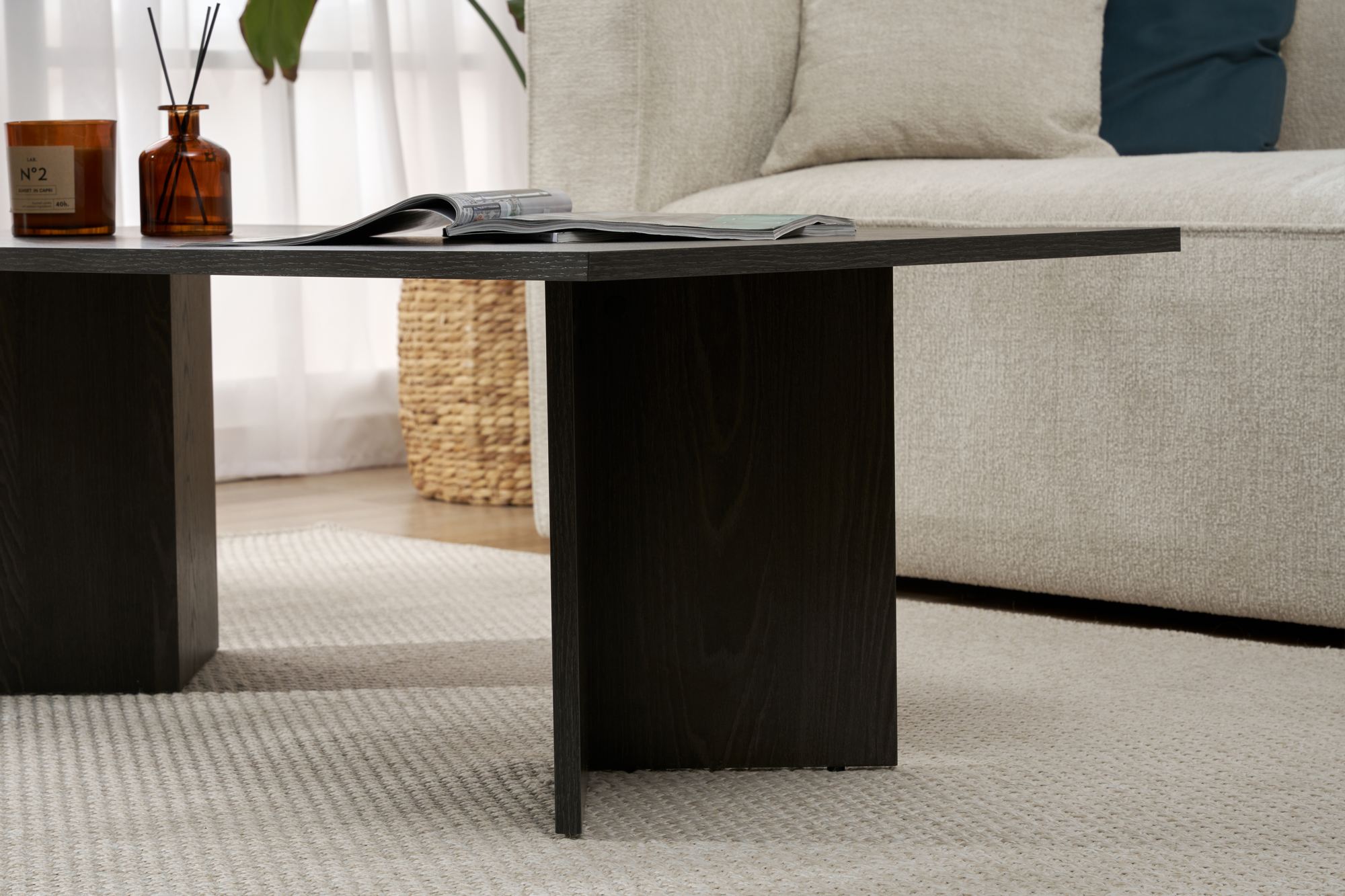 Sabin Coffee Table VNT Lumiere Black