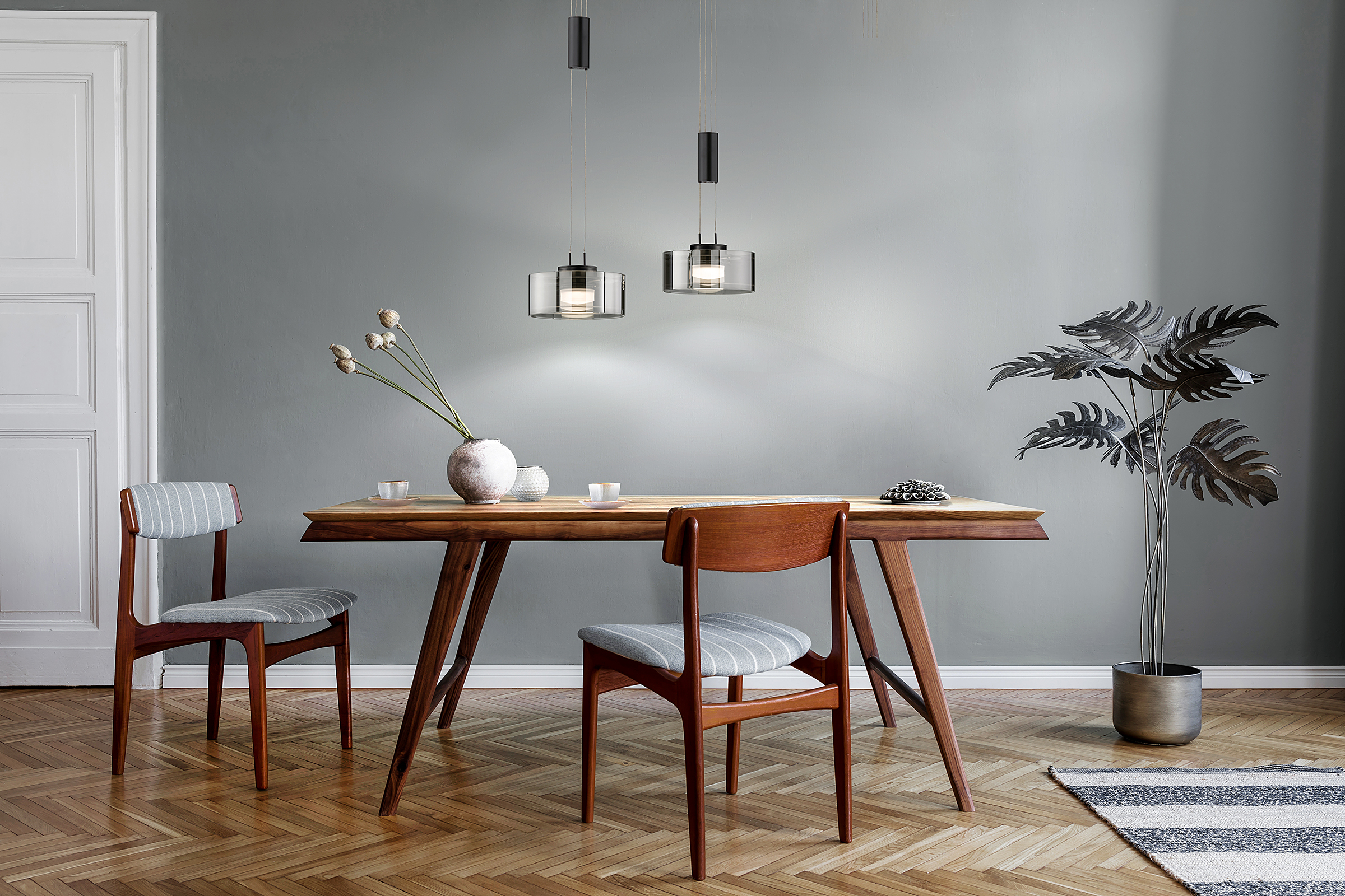 LED-Pendelleuchte Lavin Eisen Rauchglas Schwarz