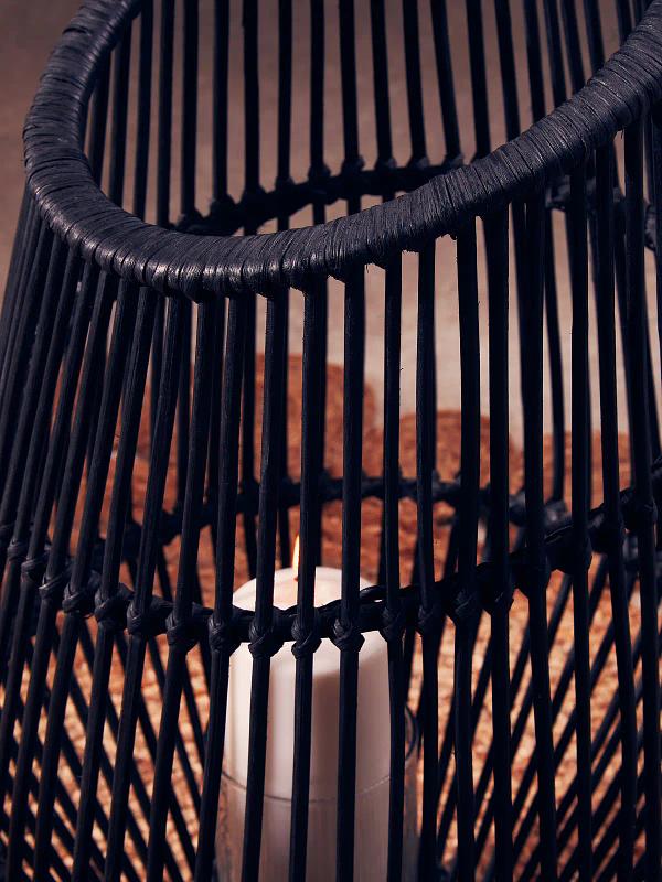 Mataram Große Schwarze Naturrattan Laterne
