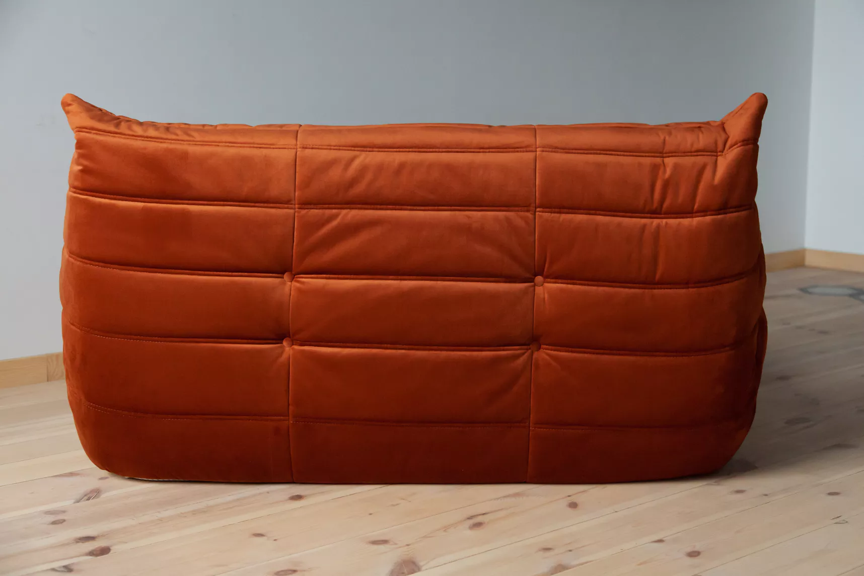 Togo Sofa 2-Sitzer Samt Bernstein-Orange