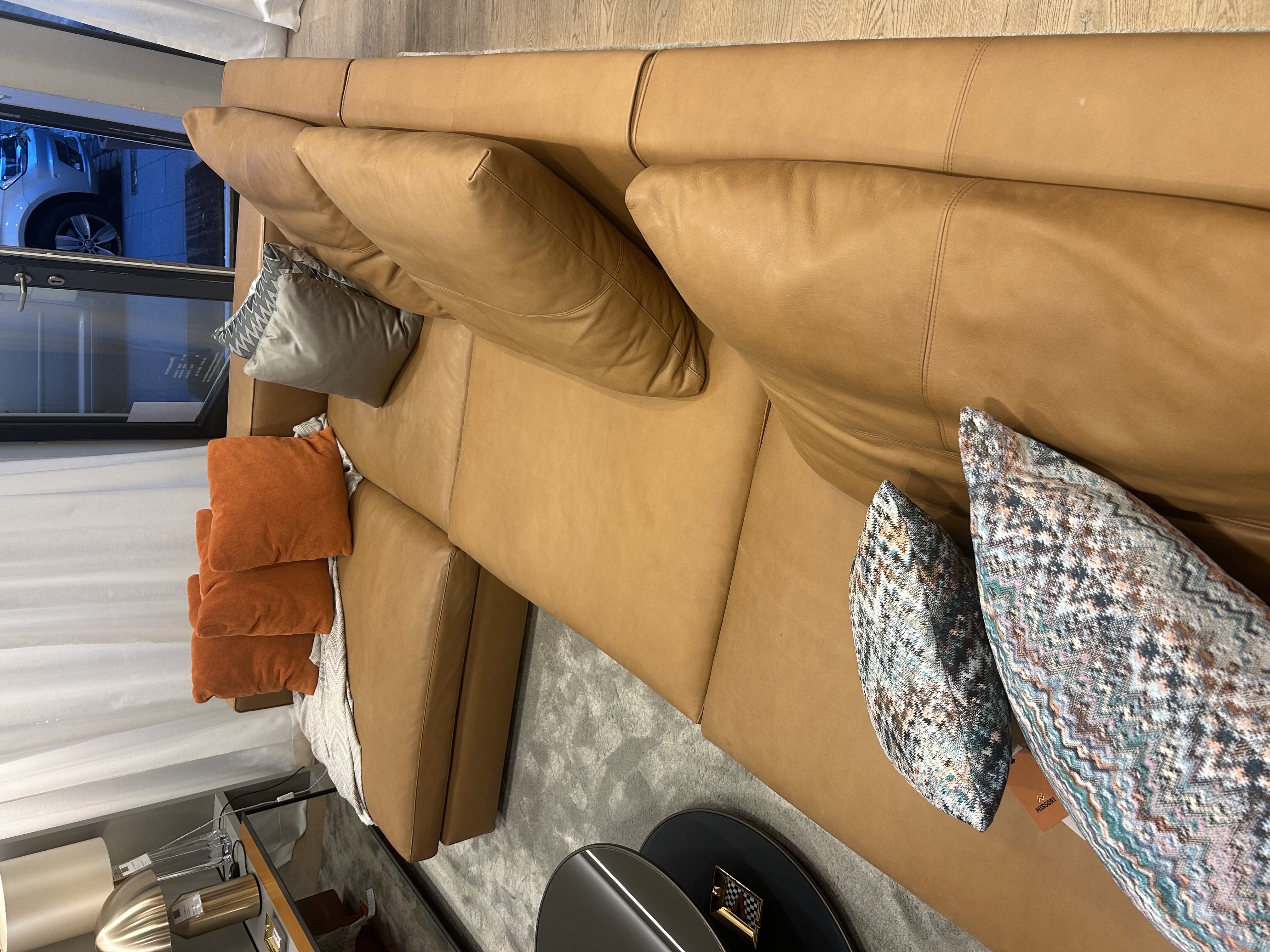 Molteni & C „Turner“ Leather Sofa with Ottoman & Cushions
