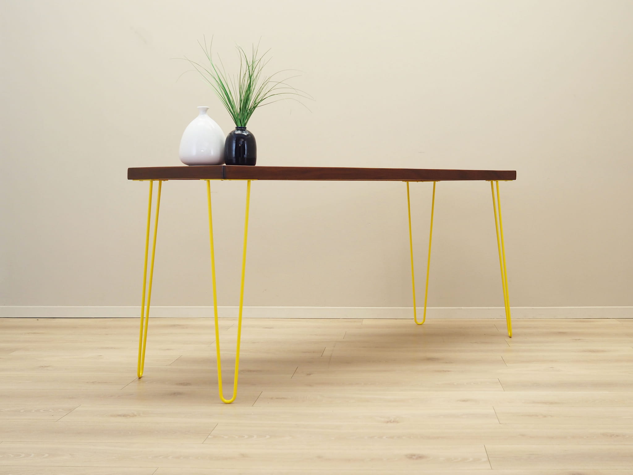 Scrivania in legno multicolore anni '70