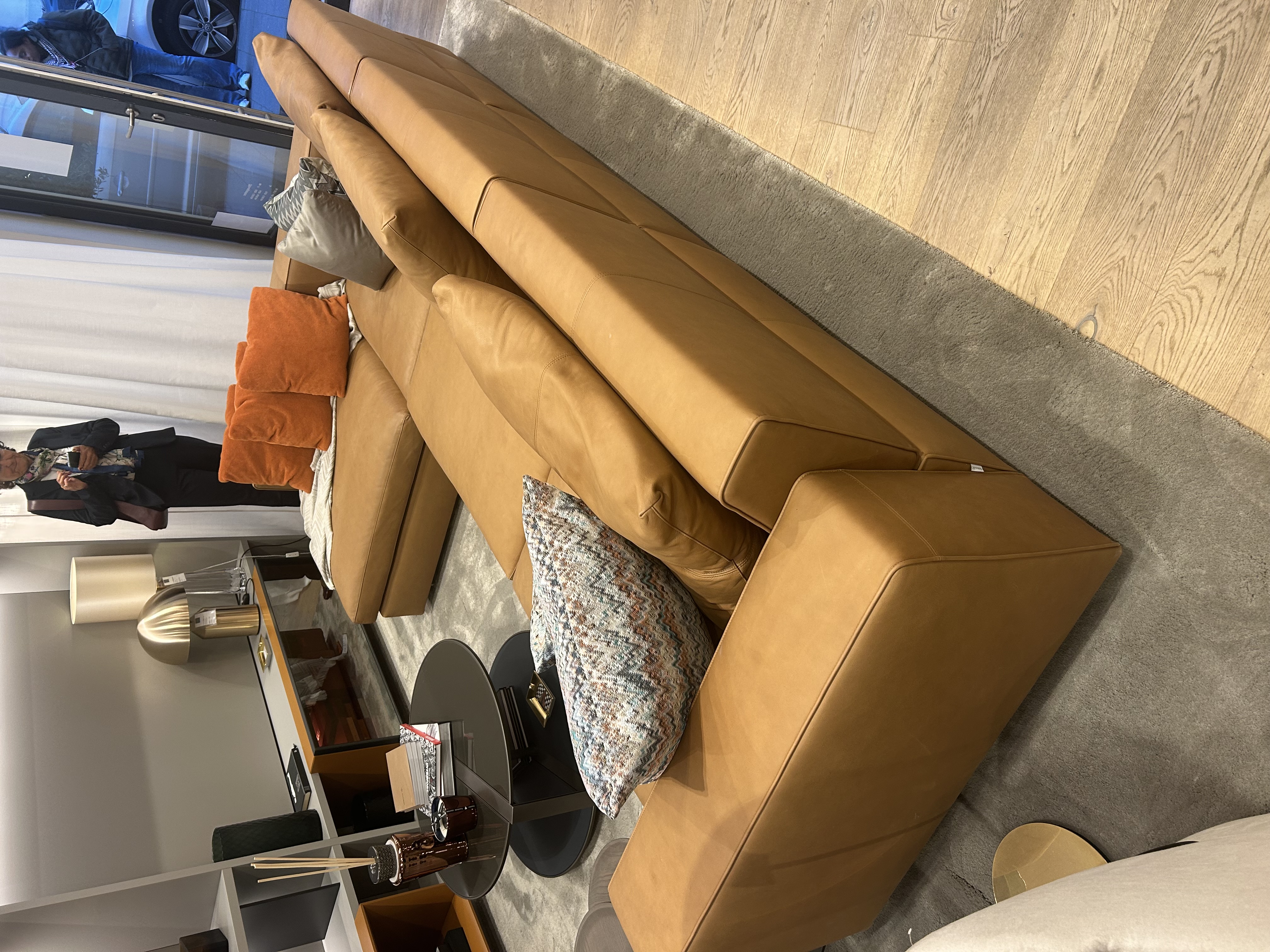 Molteni & C „Turner“ Leather Sofa with Ottoman & Cushions