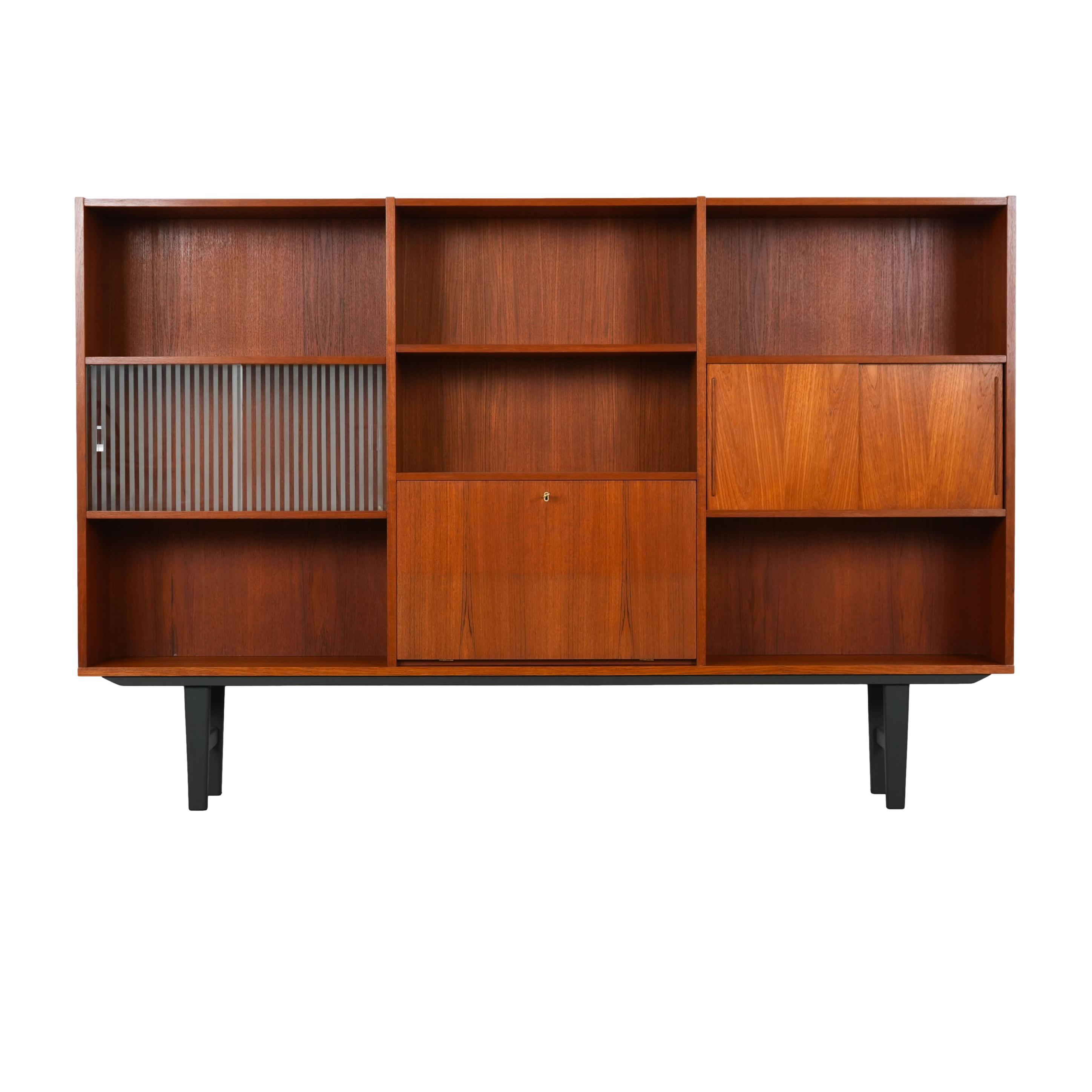 Regal Teakholz 1970er Jahre