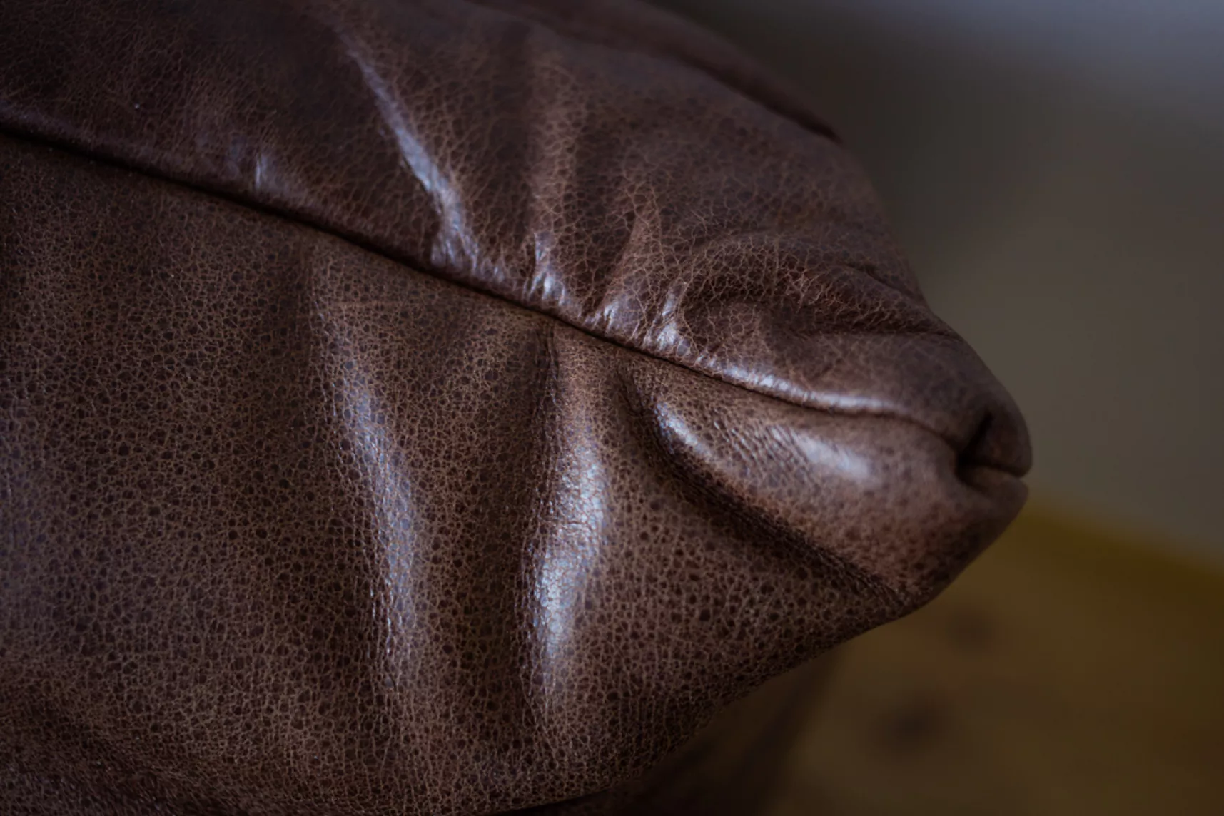 Togo Sofa 2-seater Pull-Up Leather Walnut Brown