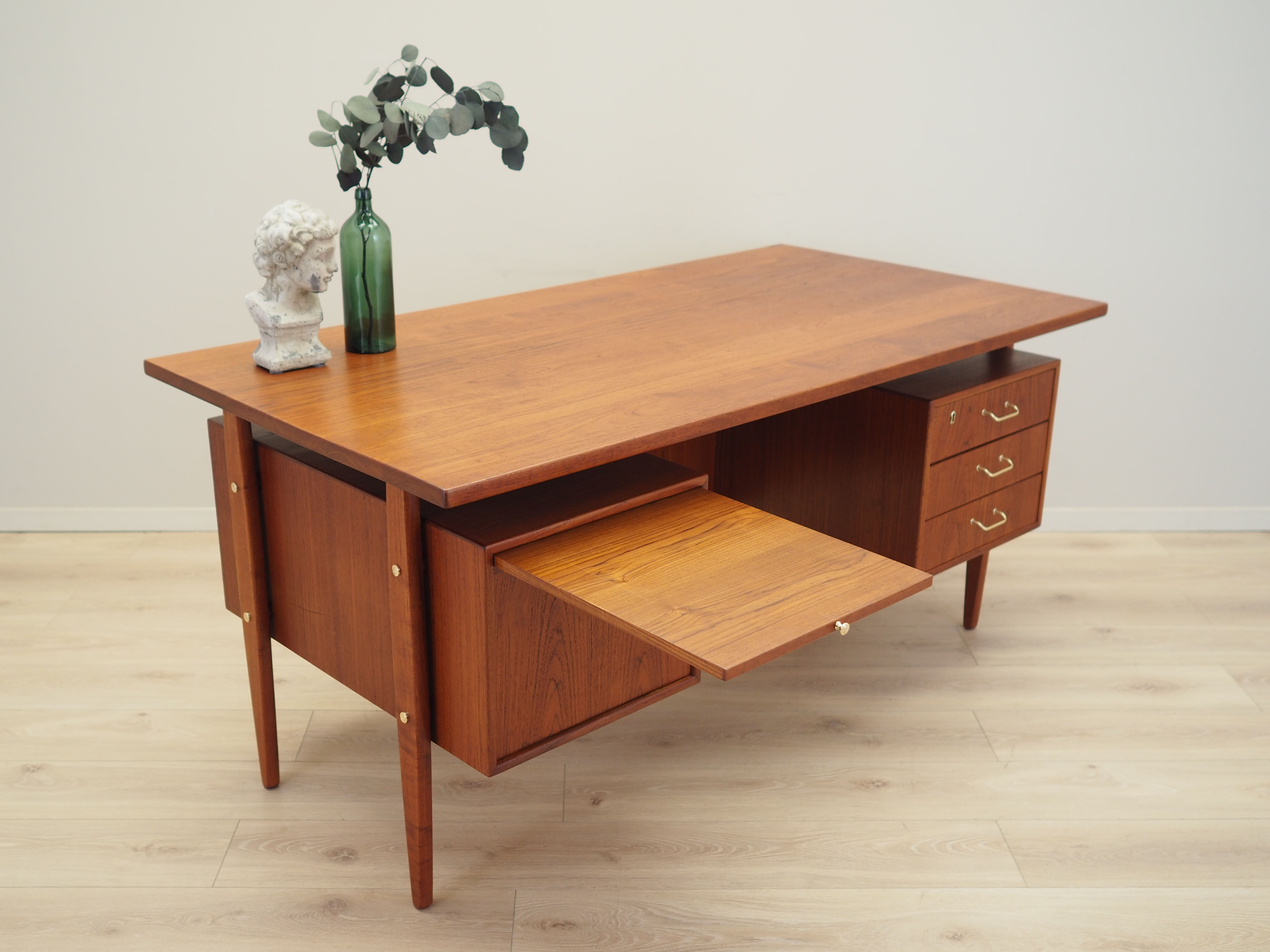 Schreibtisch Teakholz 1970er Jahre