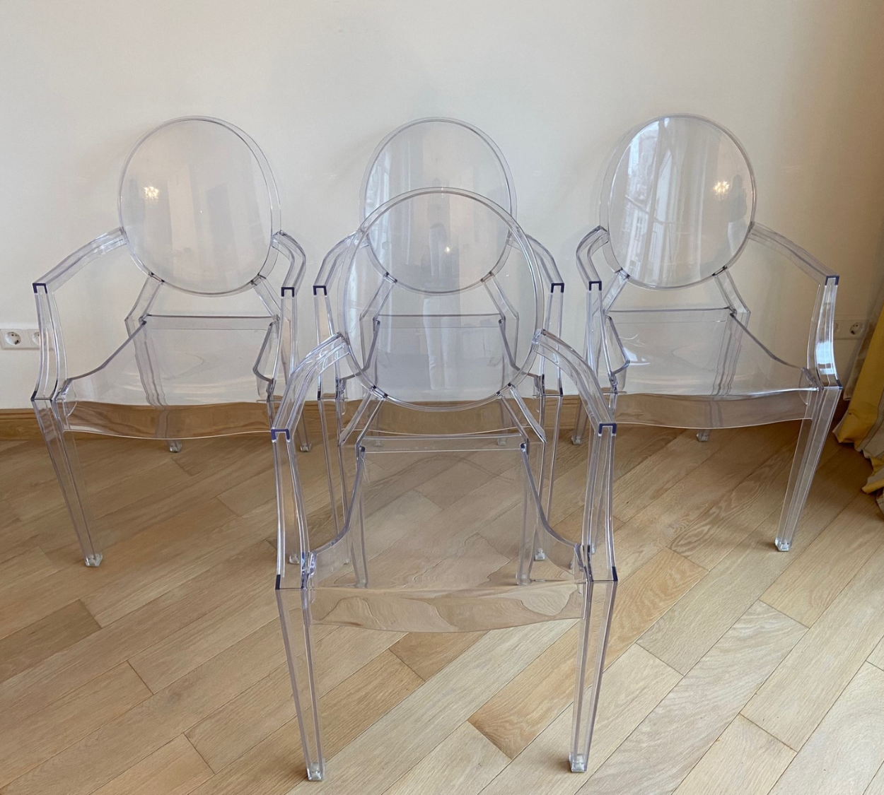 4x Louis Ghost Armlehnstuhl Kristall Transparent