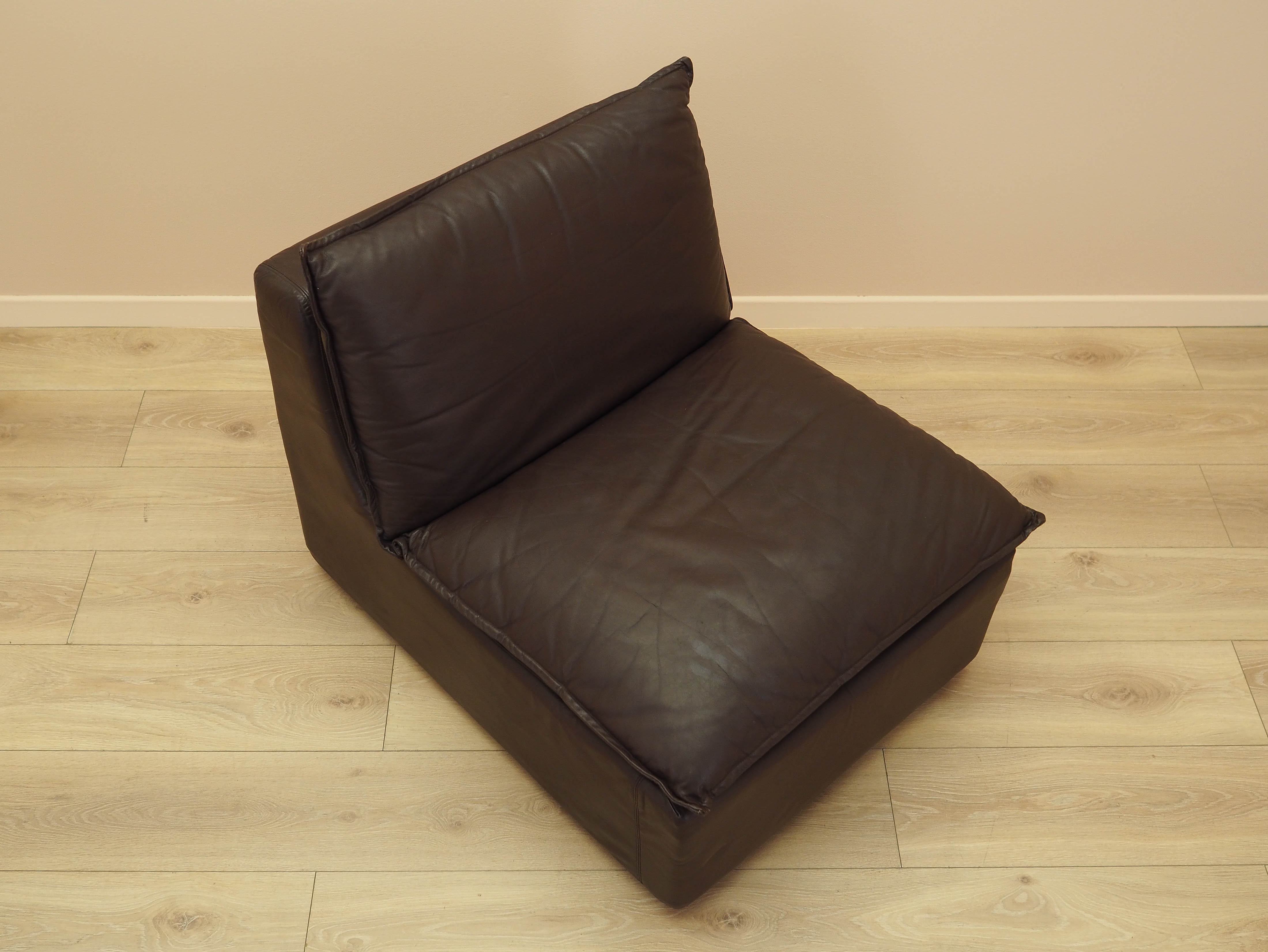 Leather armchair Brown