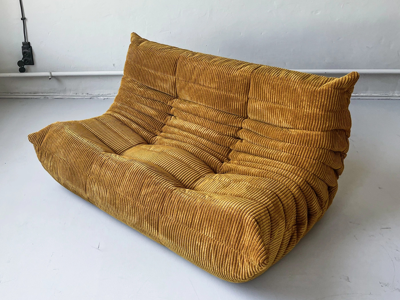 Togo Ecksofa, Sessel & 2-Sitzer Cord Sandbraun