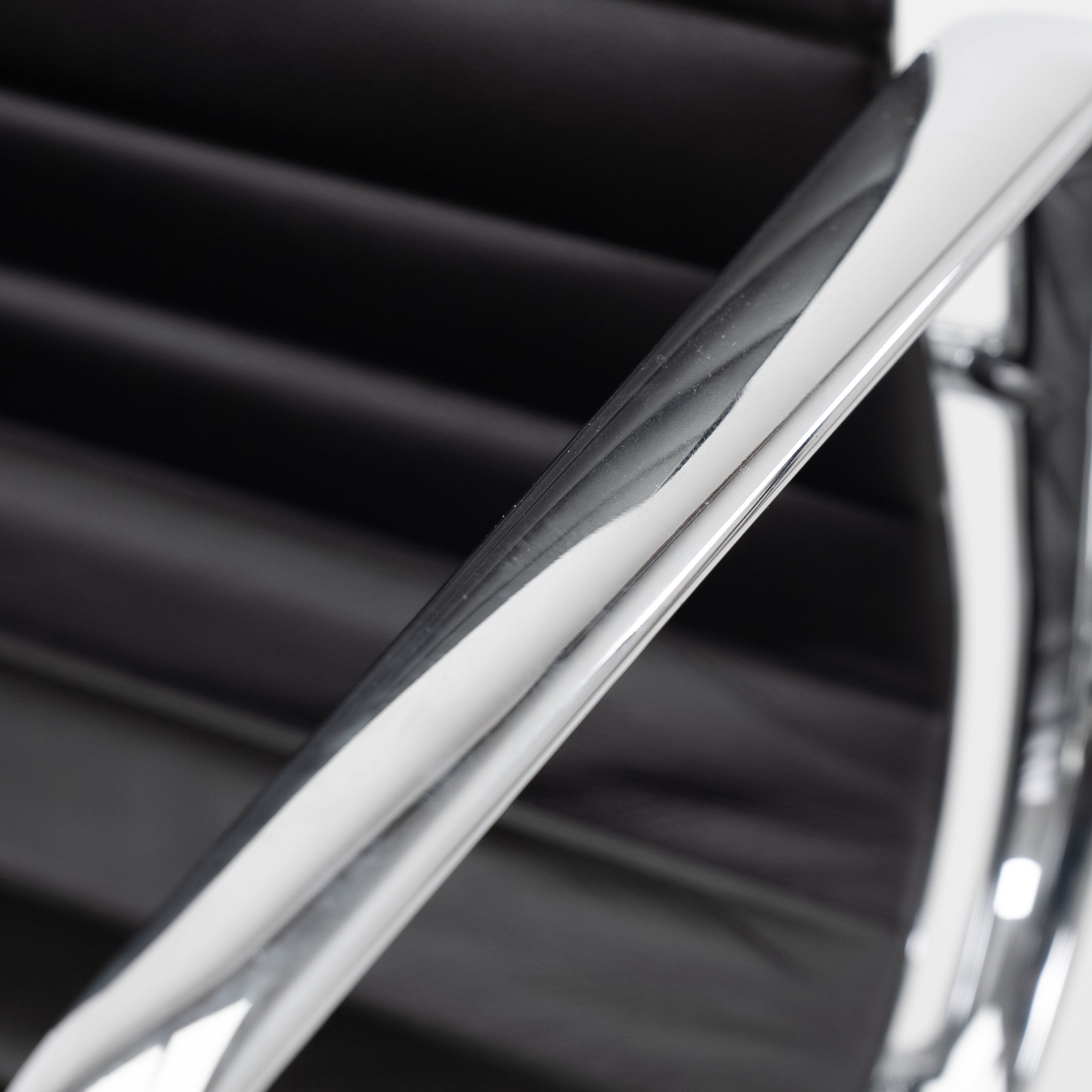 EA117 Bürostuhl Schwarz von Vitra