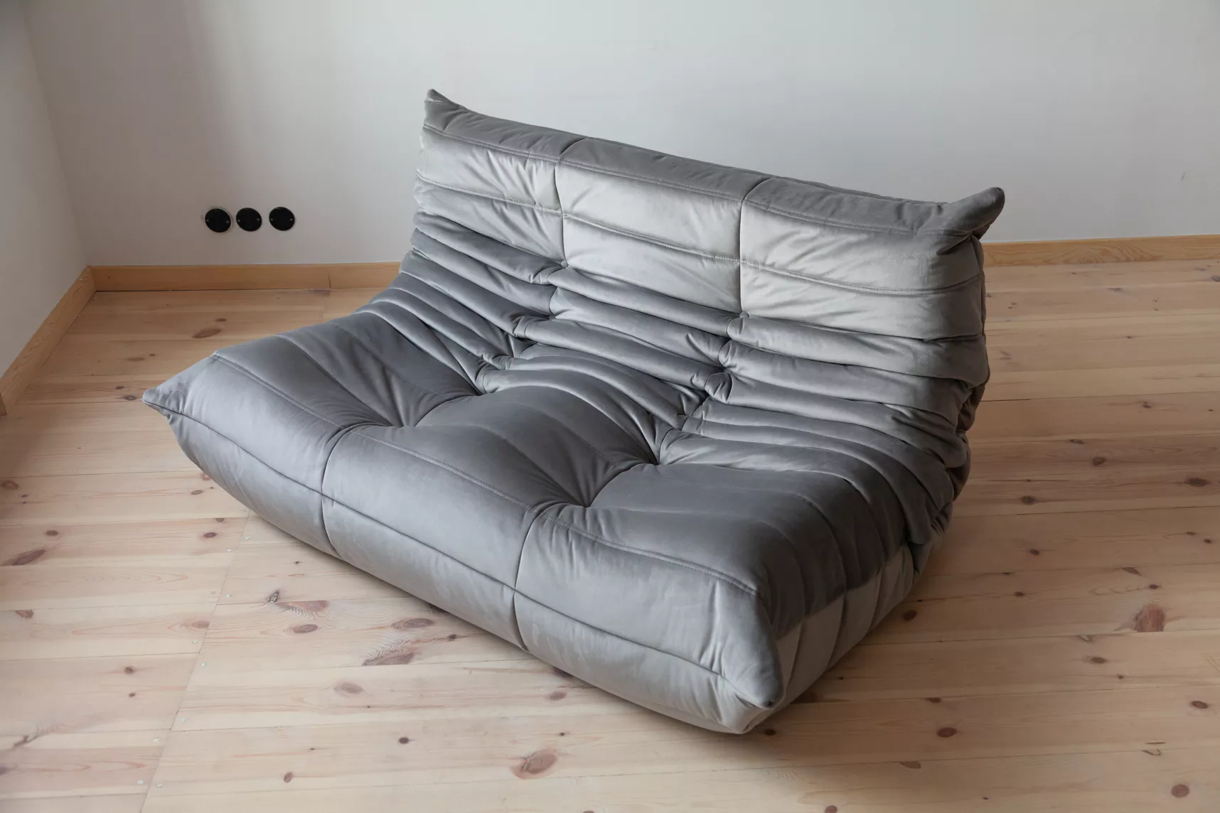 Togo Sofa 2-Sitzer Samt Silbergrau