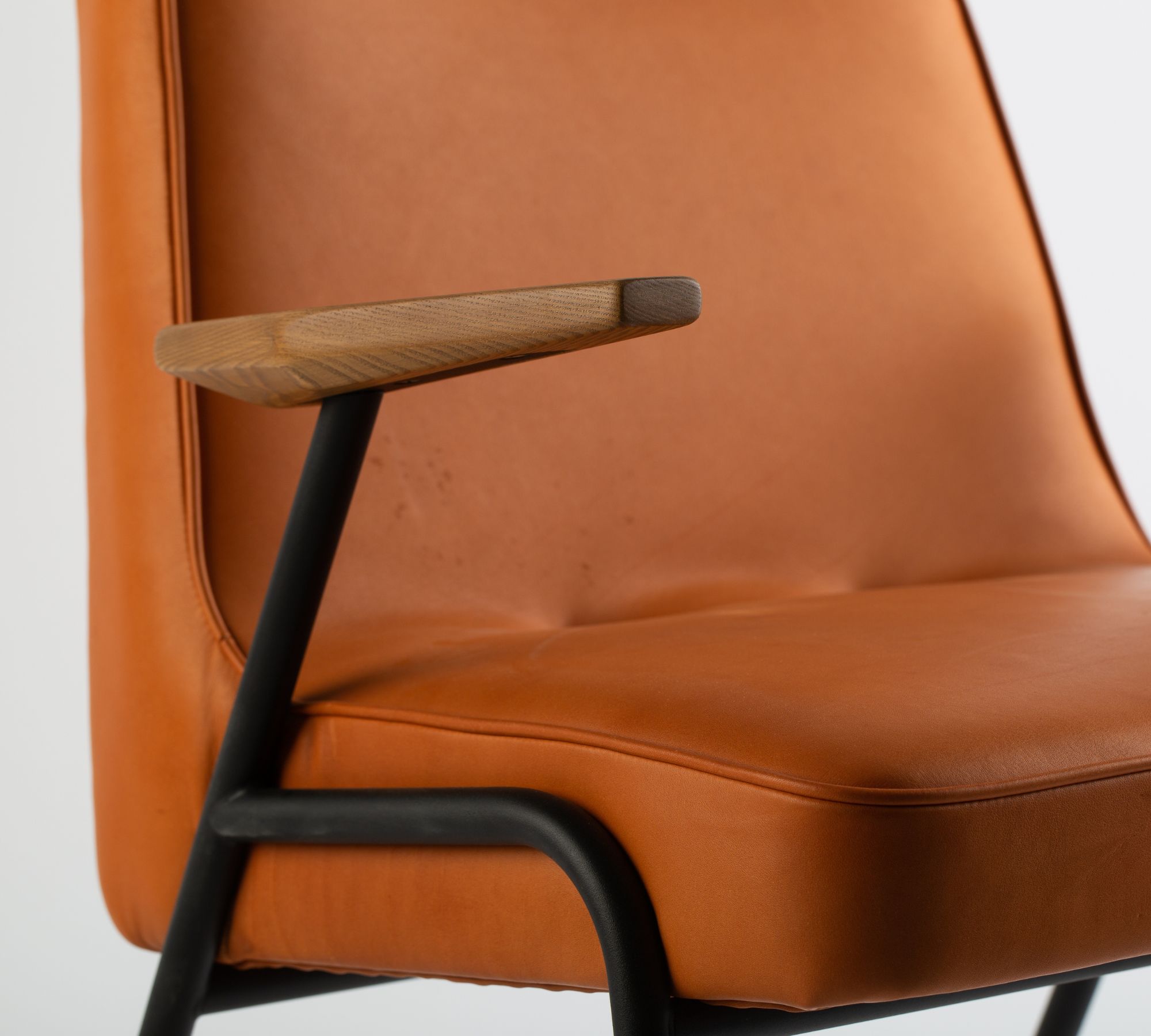 366 Sessel Metall Leder Cognac