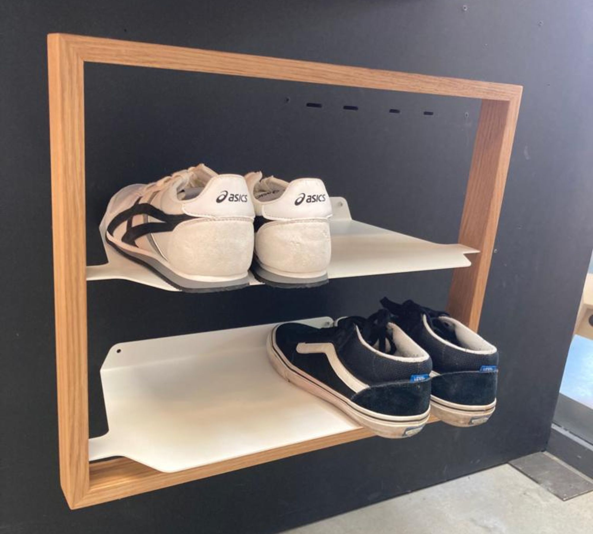Schuhregal Basti mit Eichenrahmen p2