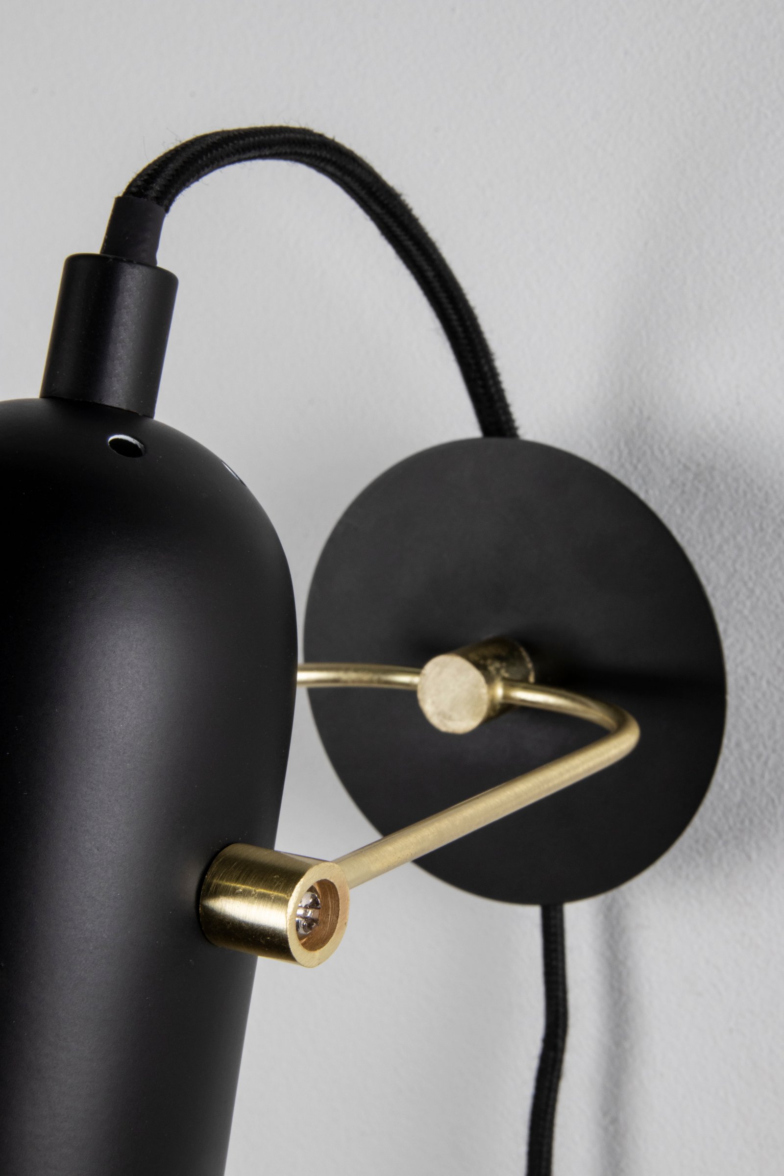 Swan Mini Wall Lamp Black
