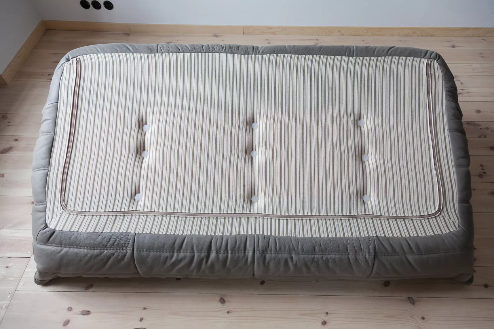 Divano Togo 3 posti pelle Madras grigio cenere