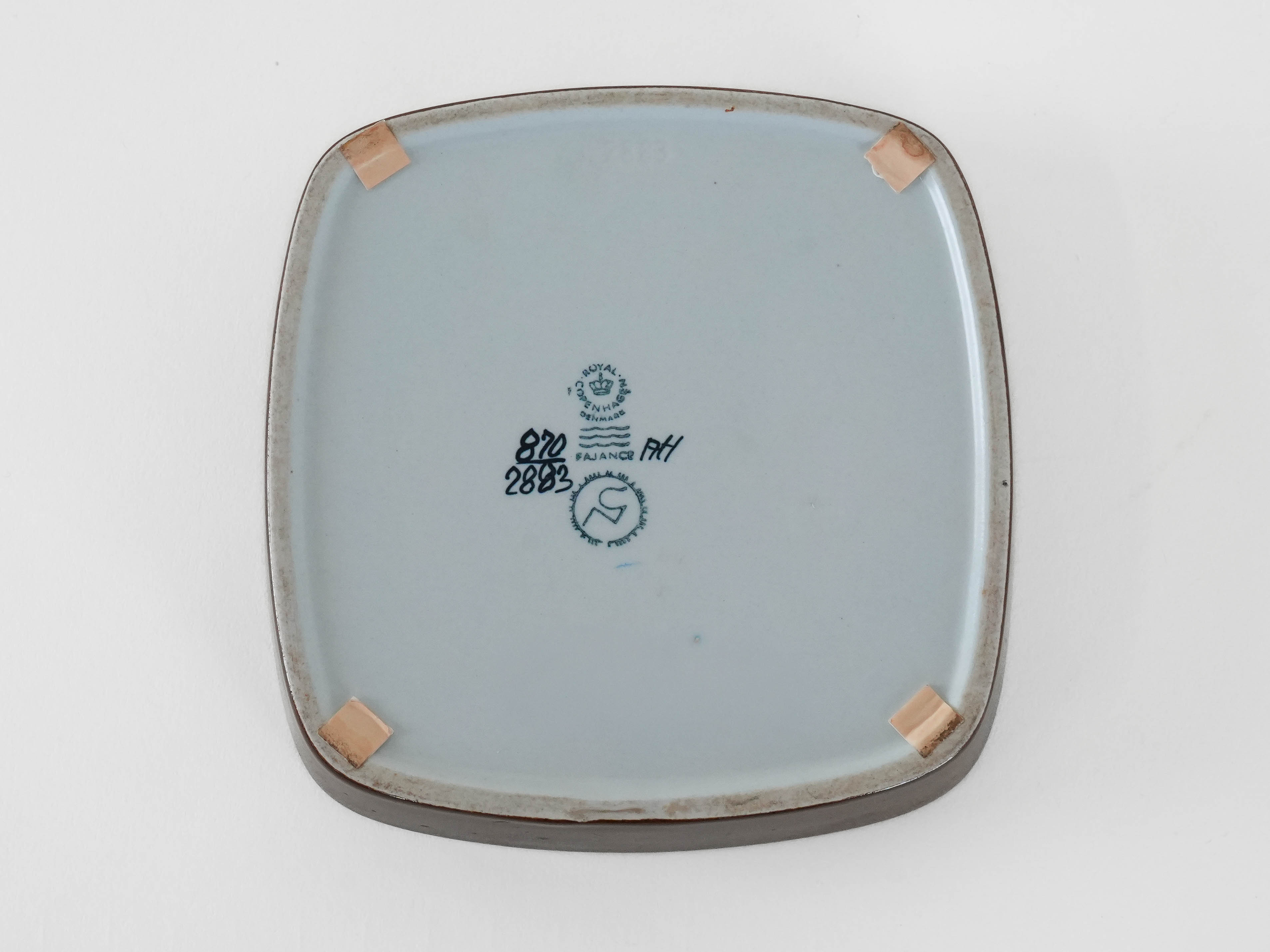 Read Ceramic bowl Brown 1970s