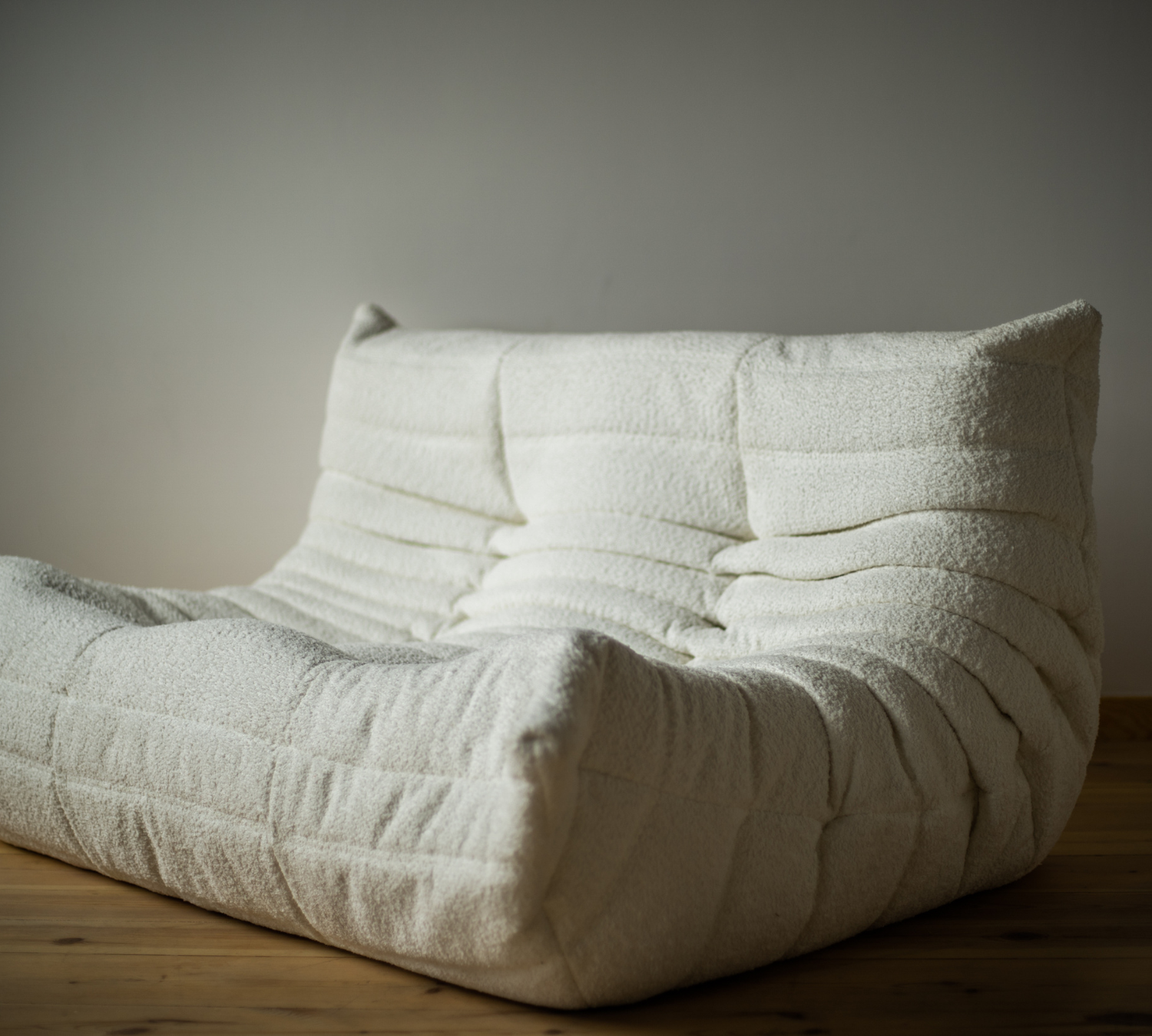 Togo Sofa 2-seater Bouclé White