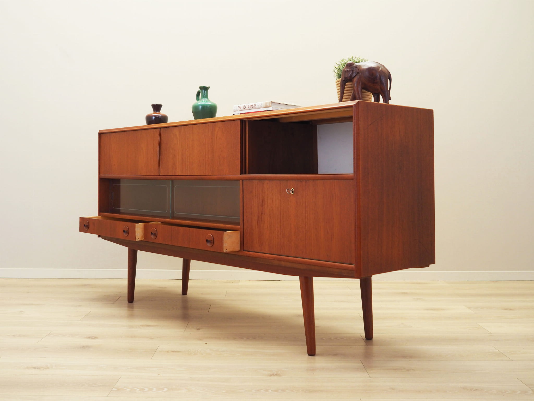 Vintage Highboard Teakholz Braun 1970er Jahre