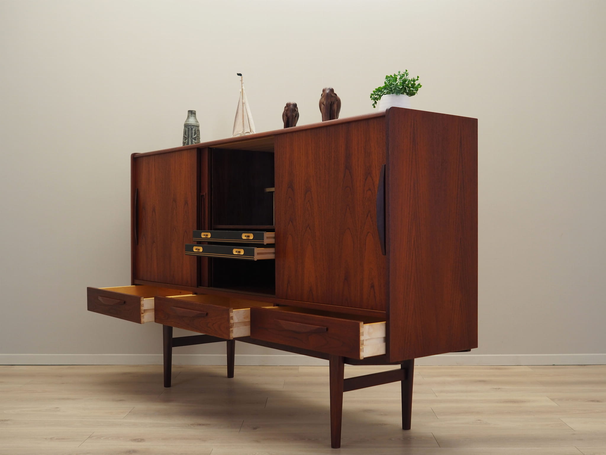 Highboard Holz Braun 1970er Jahre