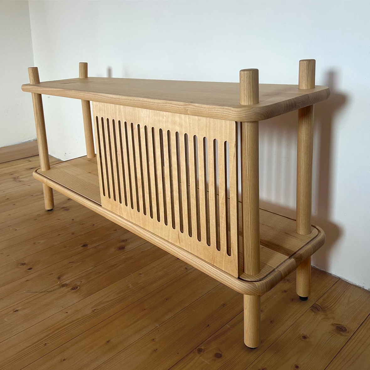 Blendend 1 Regal Eschenholz Braun