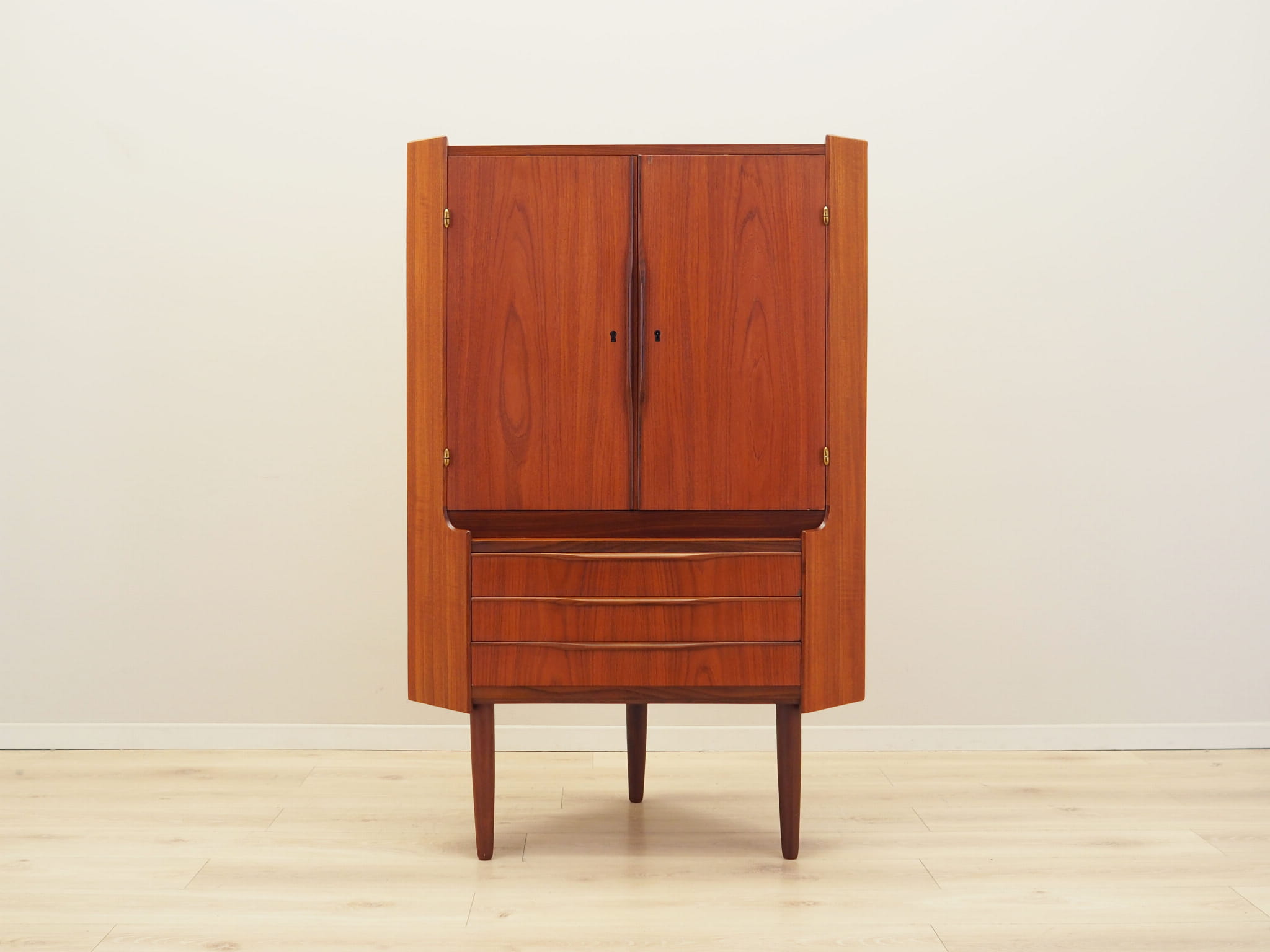 Vintage Eckschrank Teakholz Braun 1970er Jahre