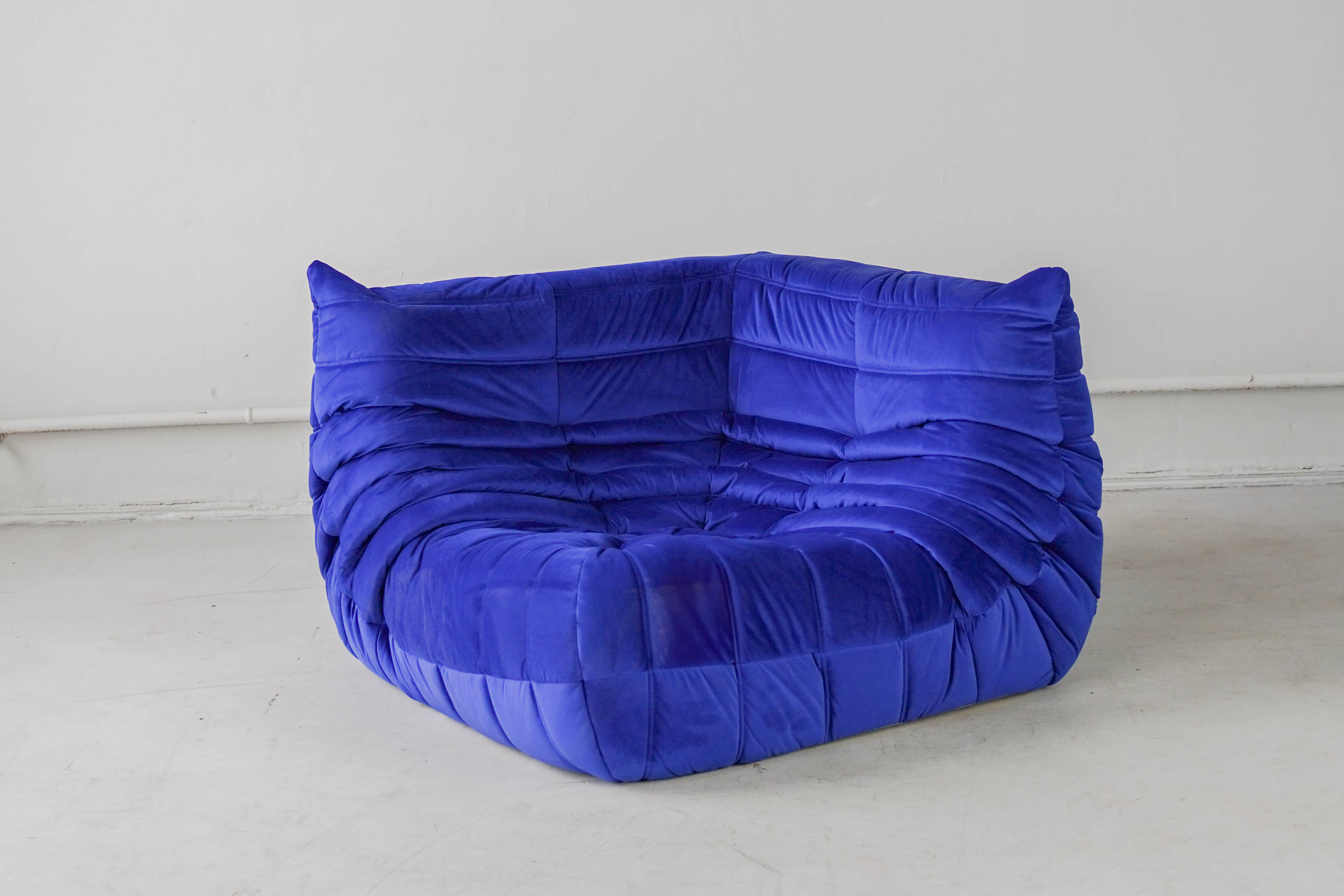 Togo corner sofa velvet cobalt blue