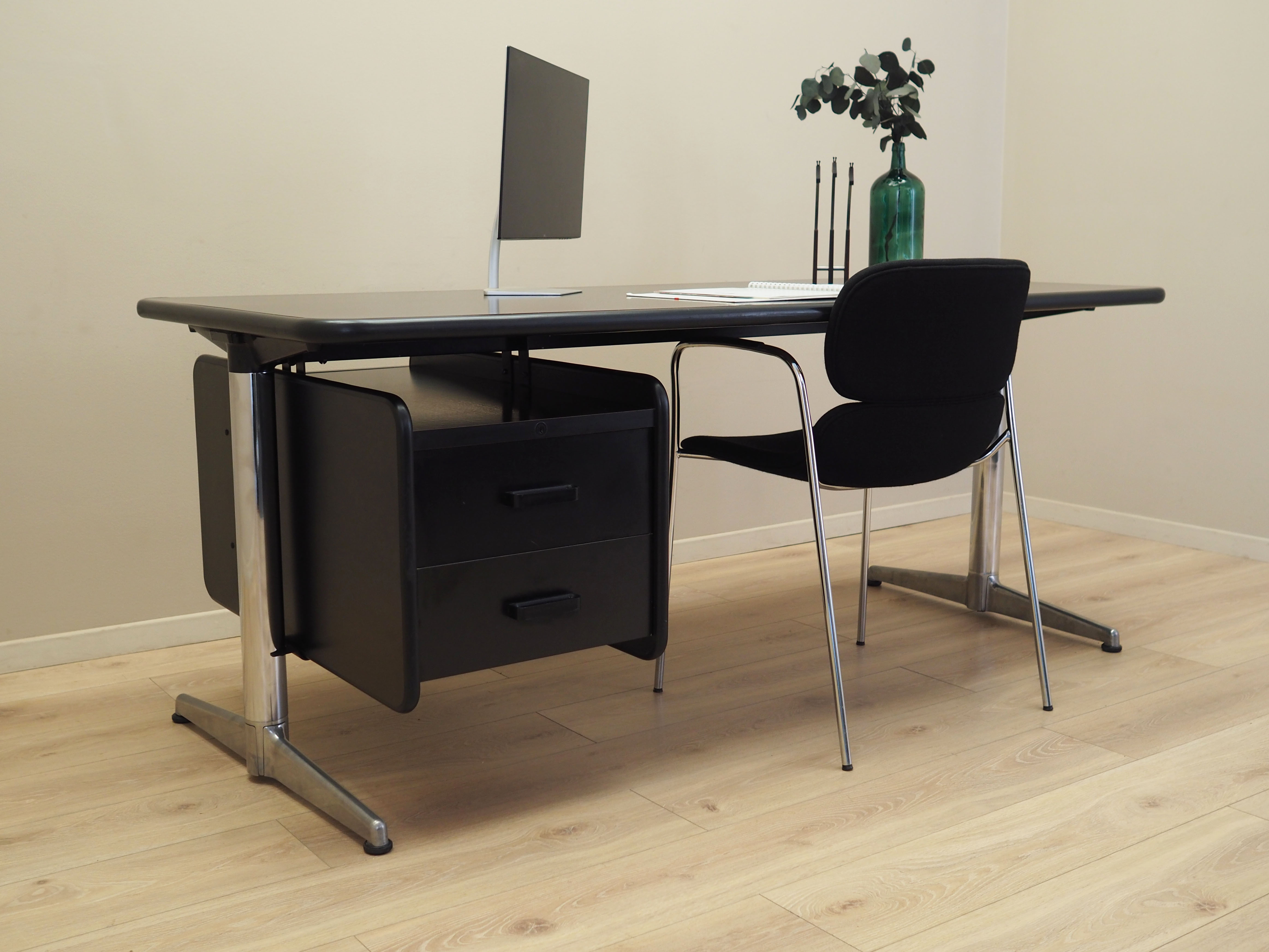 Schreibtisch Metall Laminat 1970er Jahre