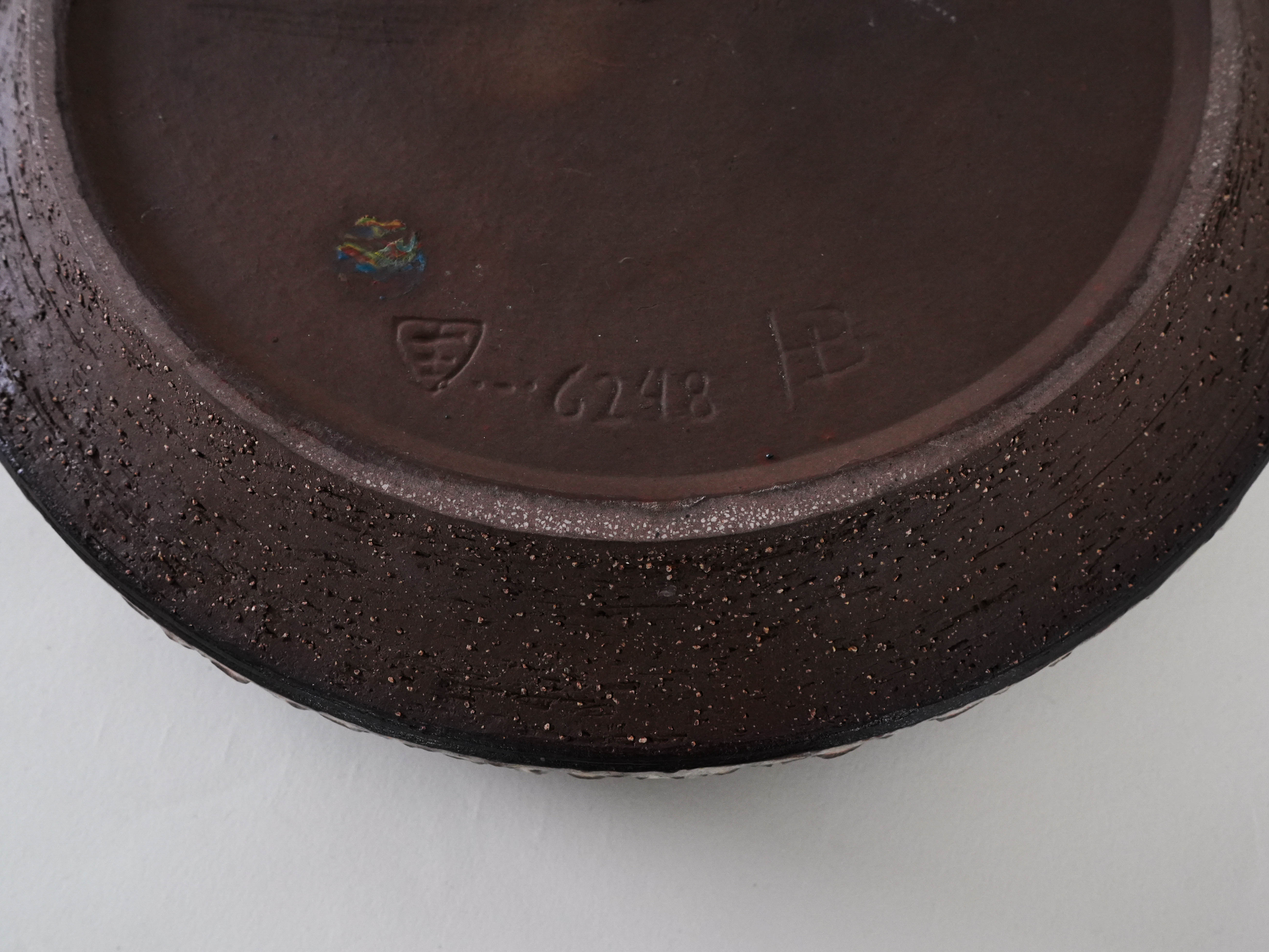 Ceramic bowl Brown