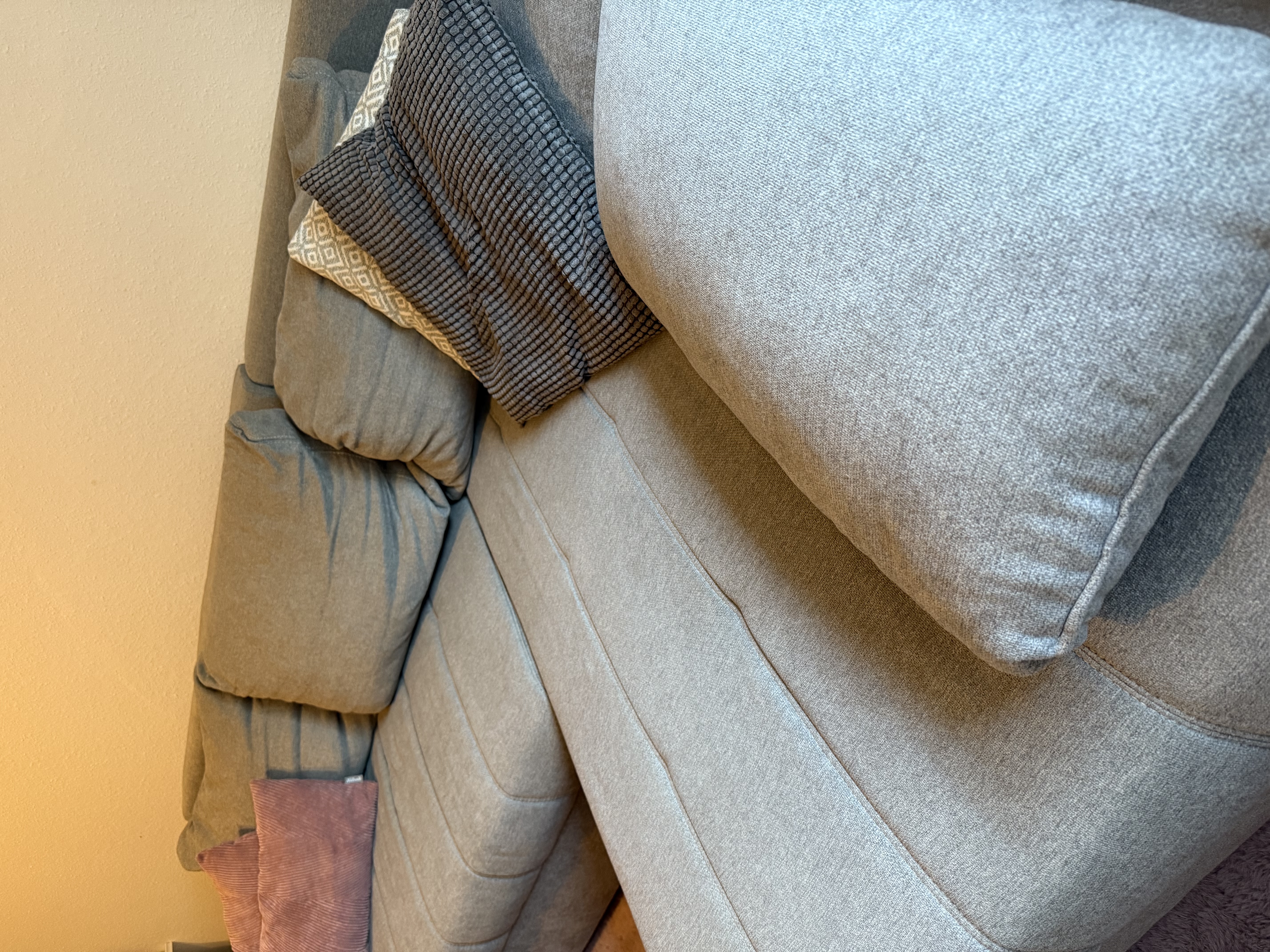 Ecksofa mit Schlaffunktion und Bettkasten