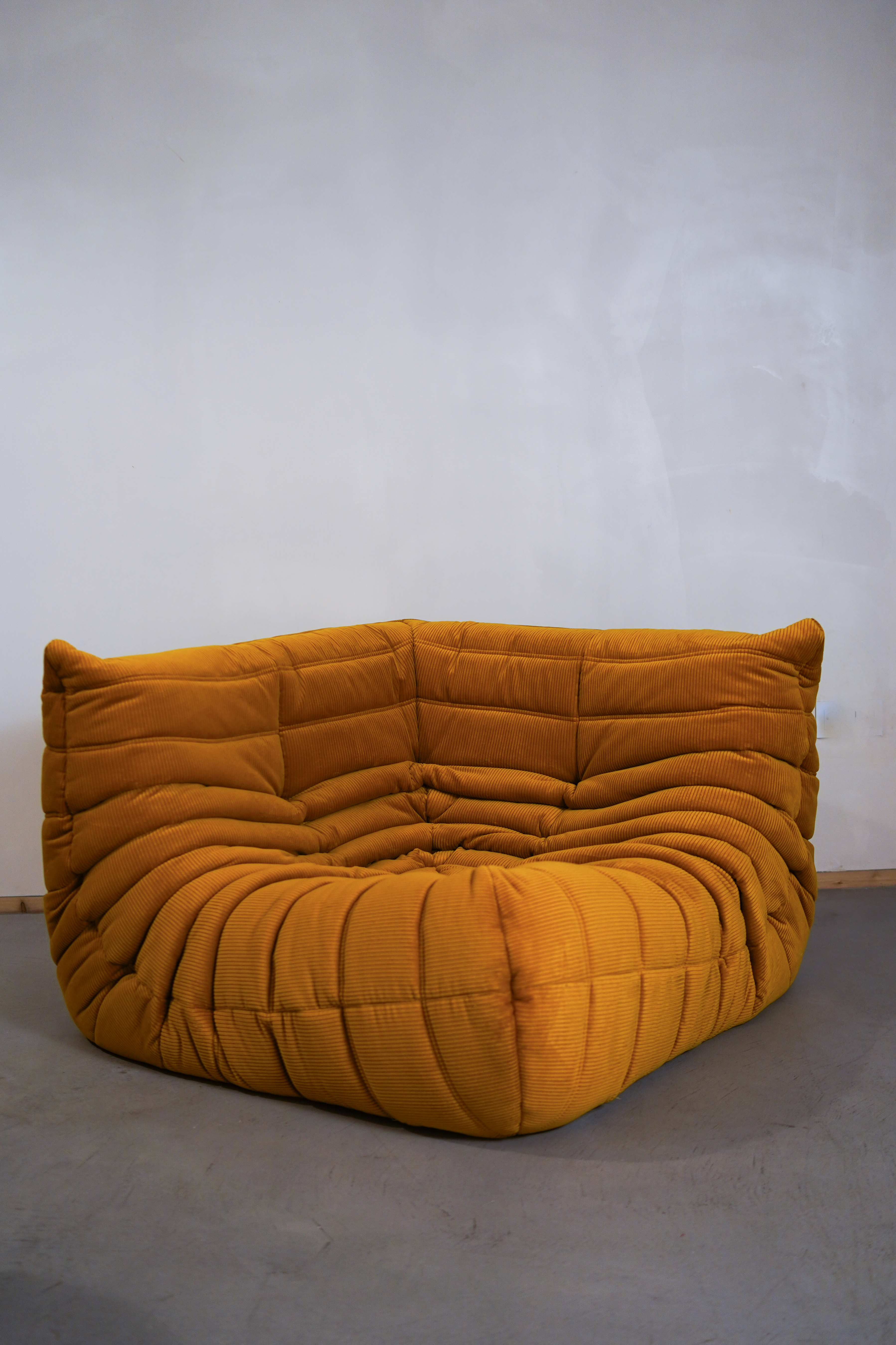 Togo Ecksofa Cord Goldgelb