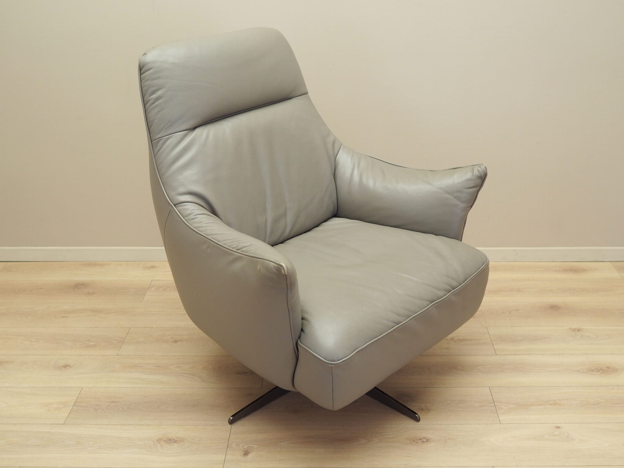 Swiveling armchair leather 1990s