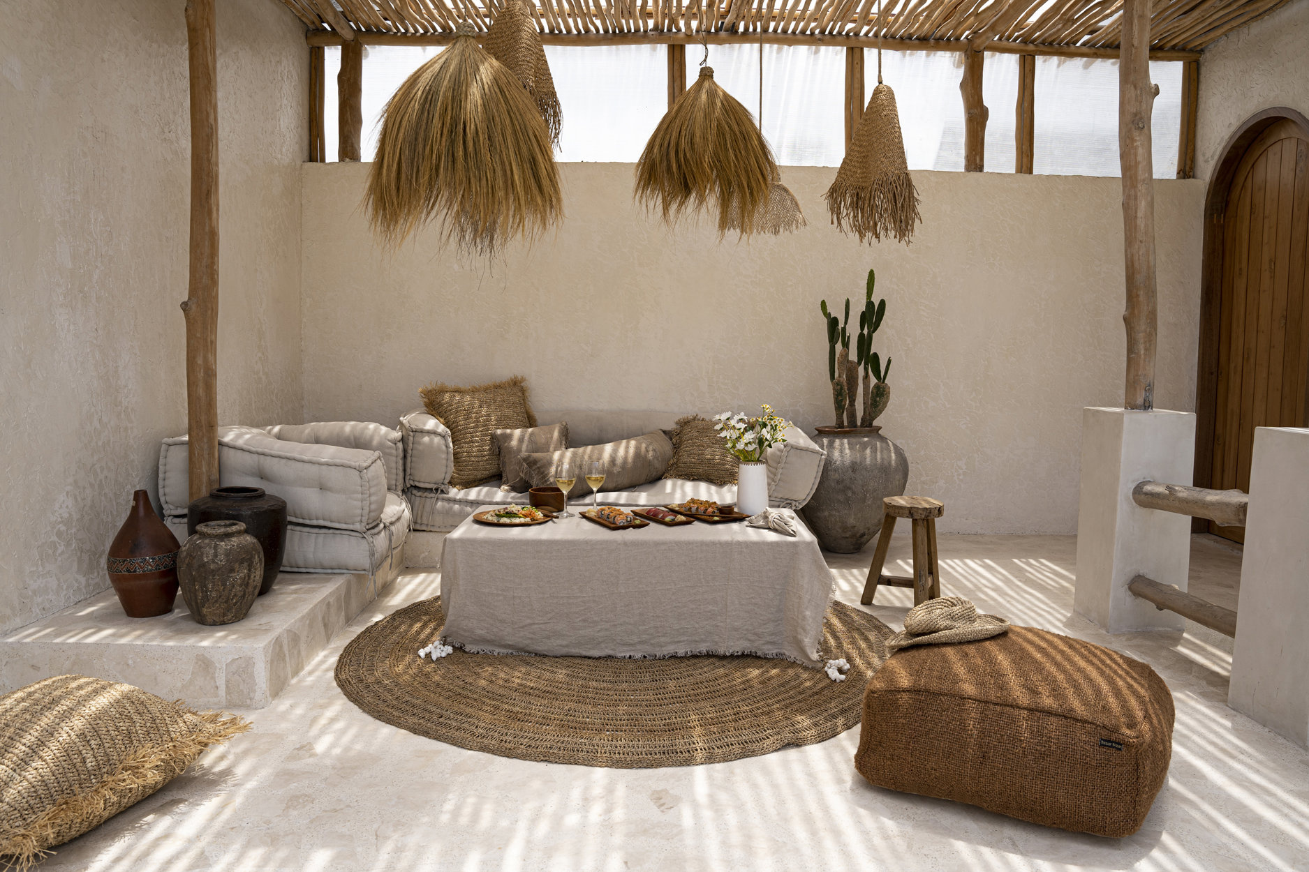 Tablecloth linen beige 150x150cm