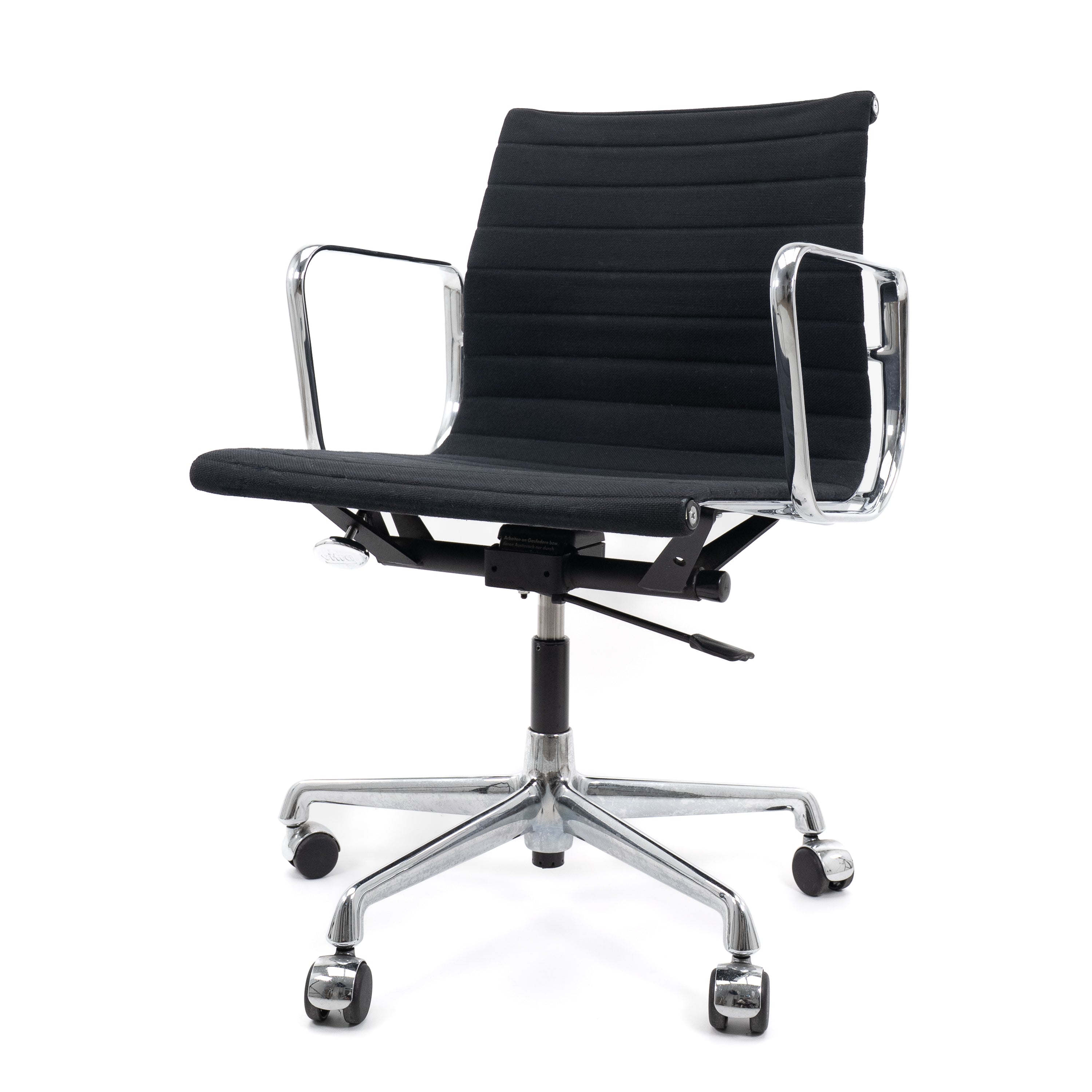 EA117 Office Chair Black by Vitra