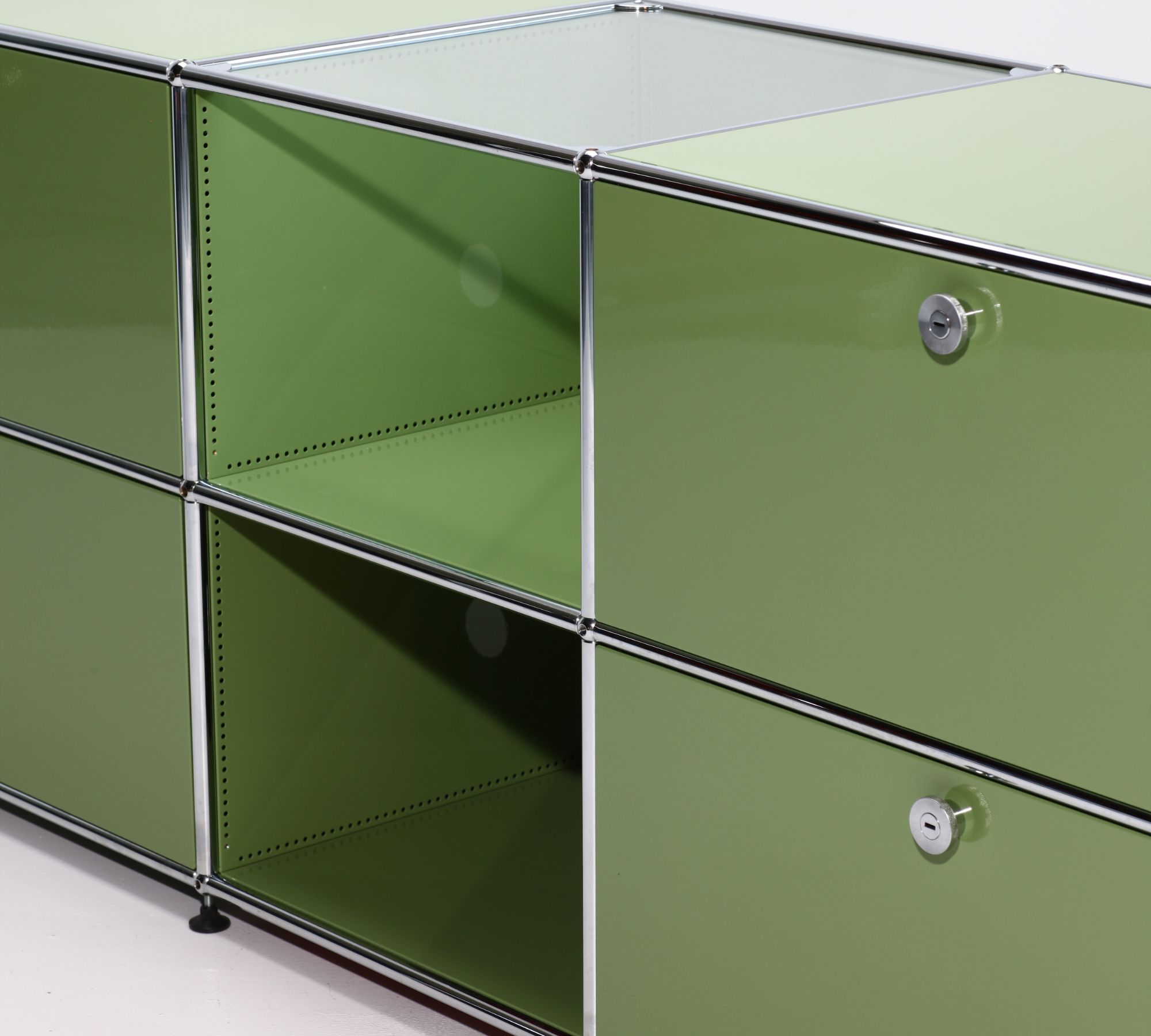 Unikat Sideboard mit Schubladen Yearbridge Green