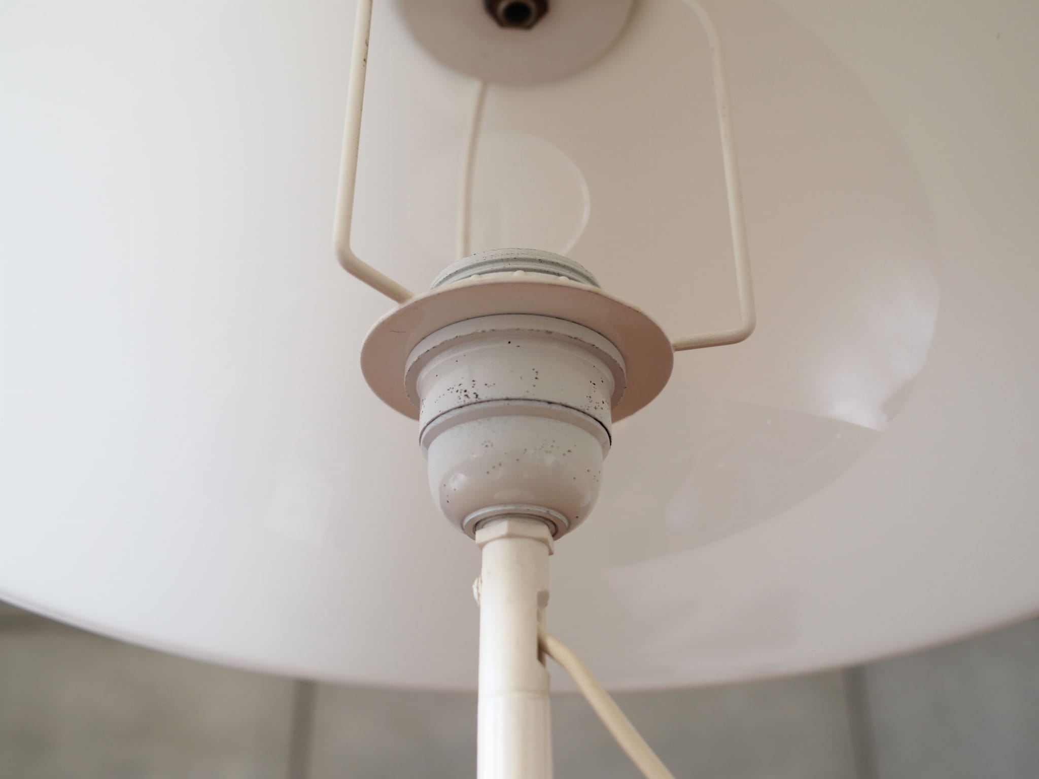 Vintage table lamp metal plastic white 1970s