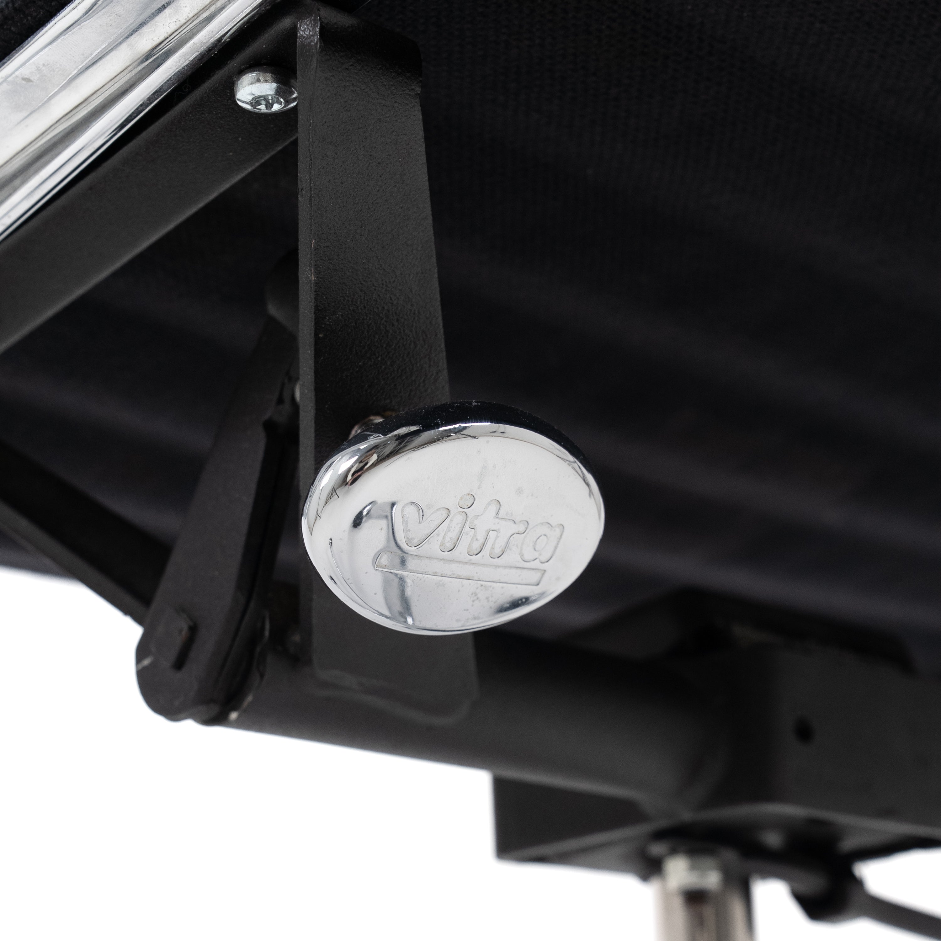 EA117 Office Chair Black by Vitra