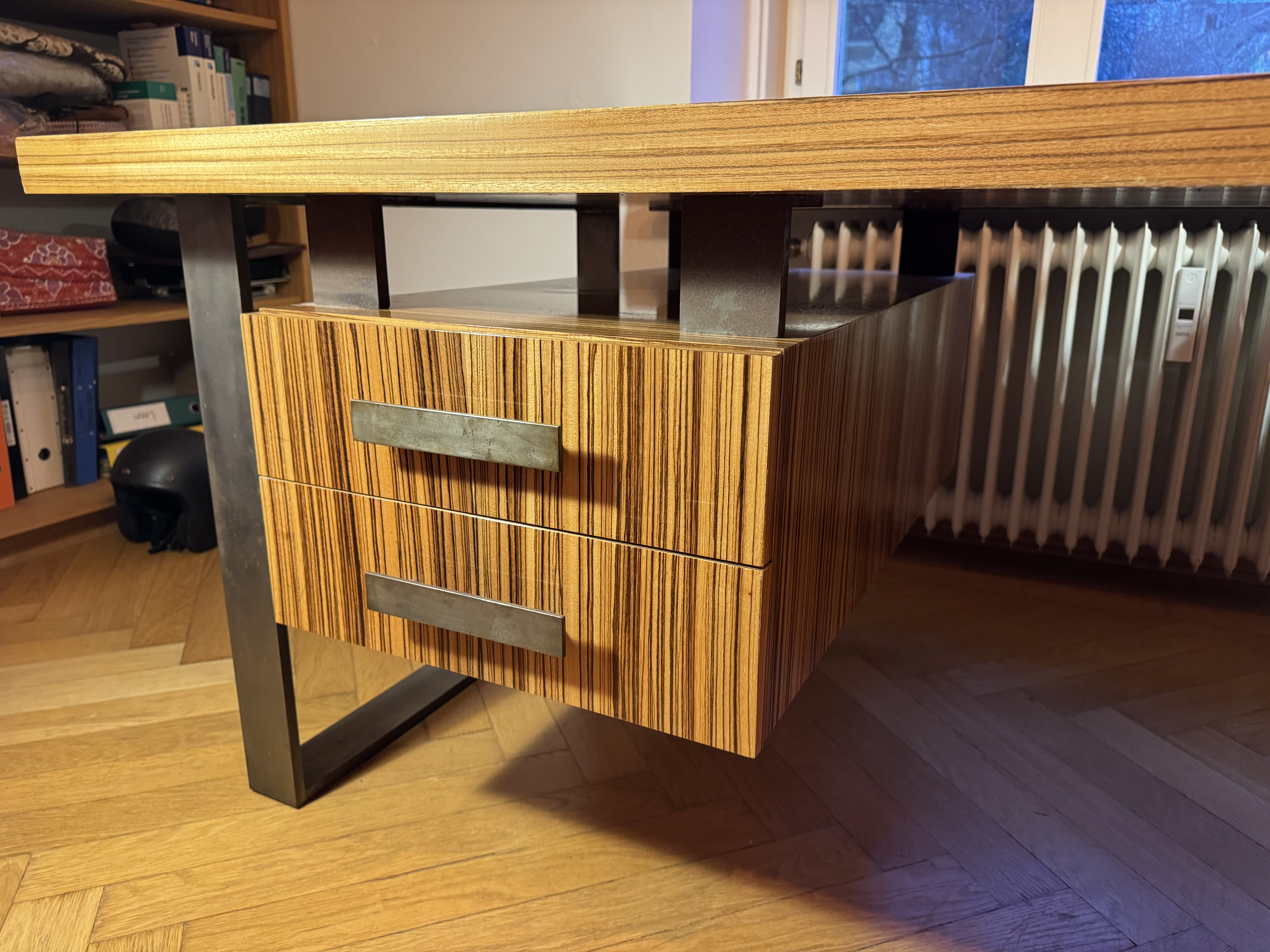 Desk Zebrawood Look