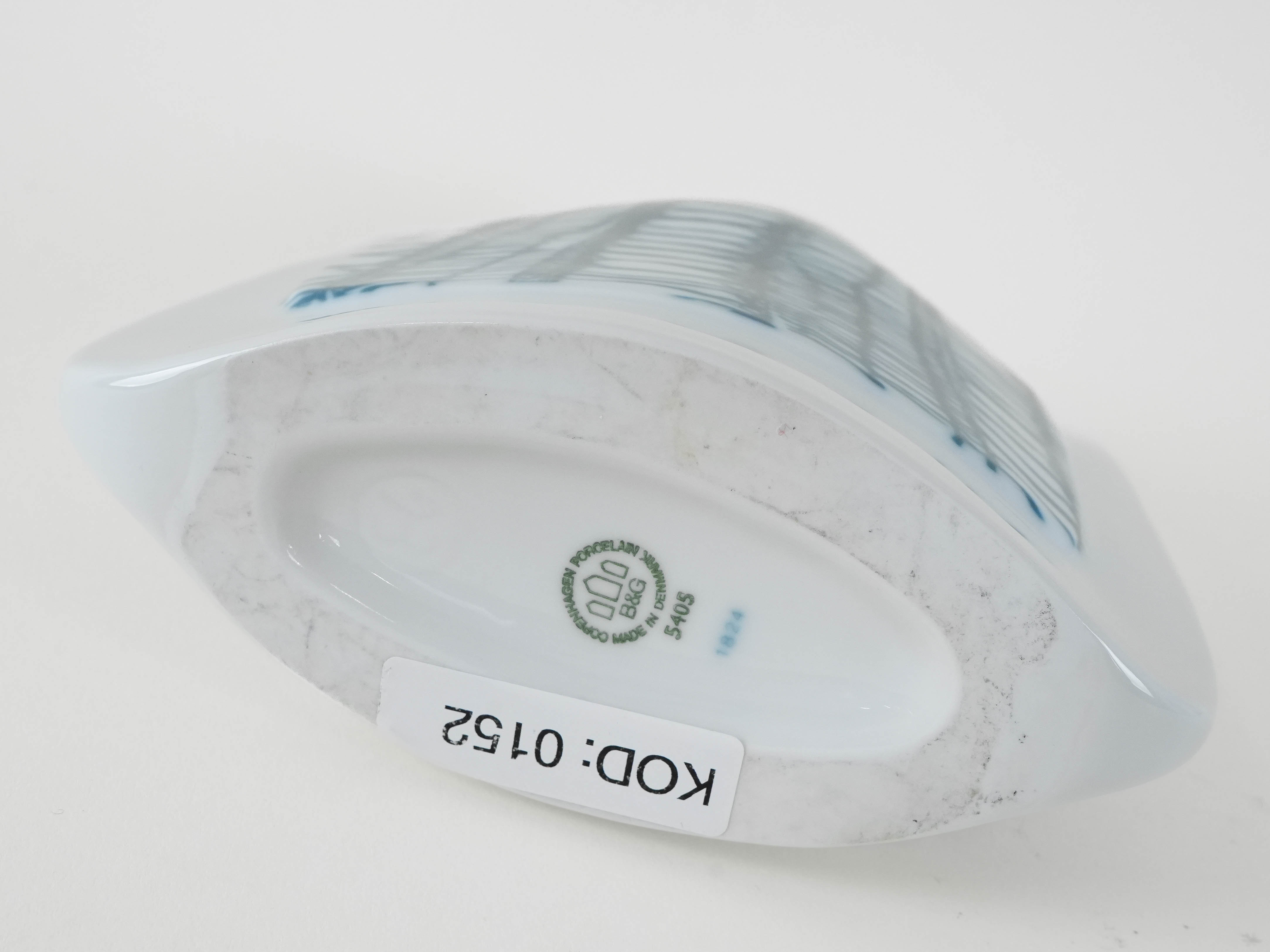 Porcelain vase White Blue 1970s