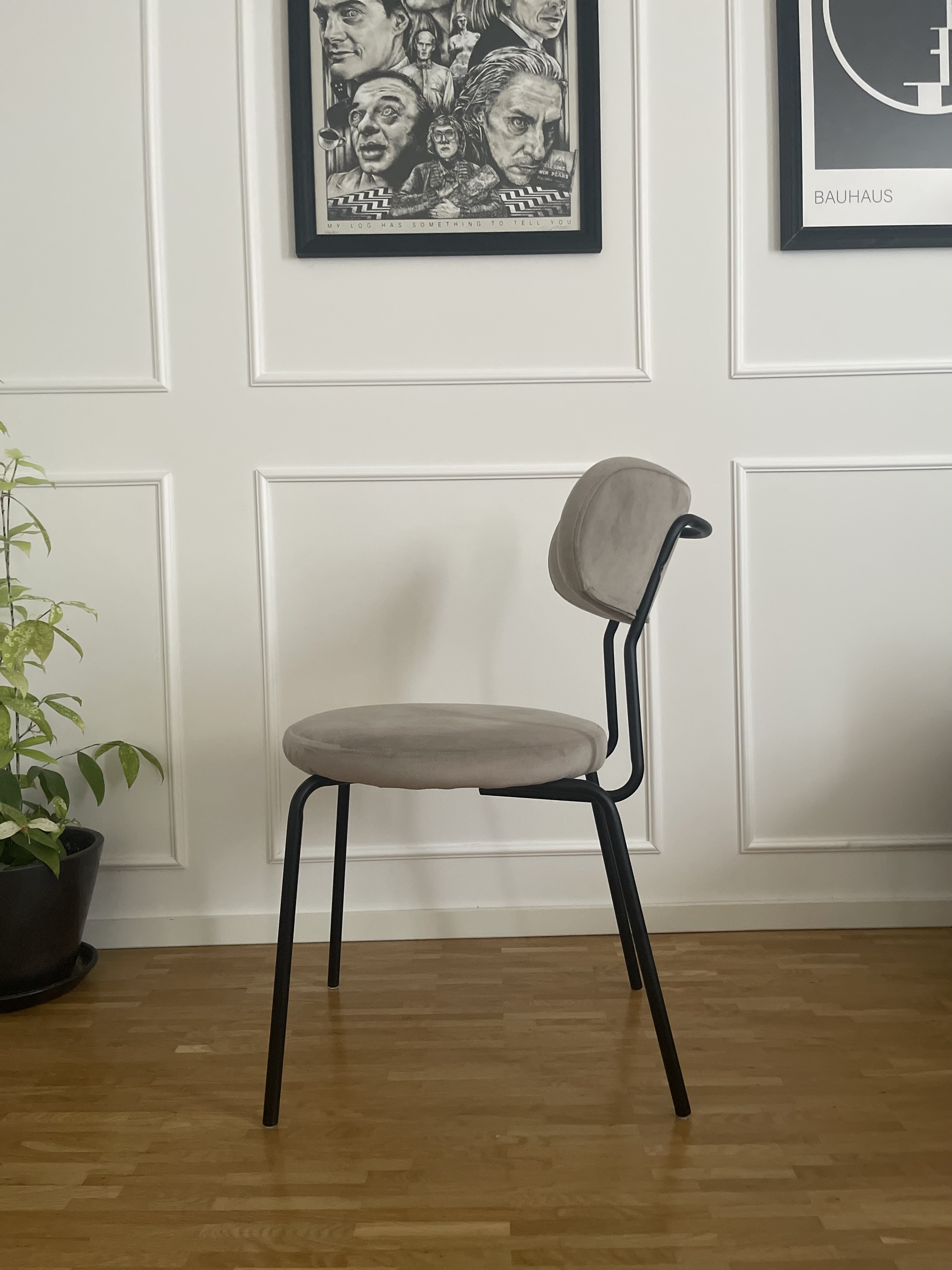 4x Minimalistischer Stuhl Textil Metall