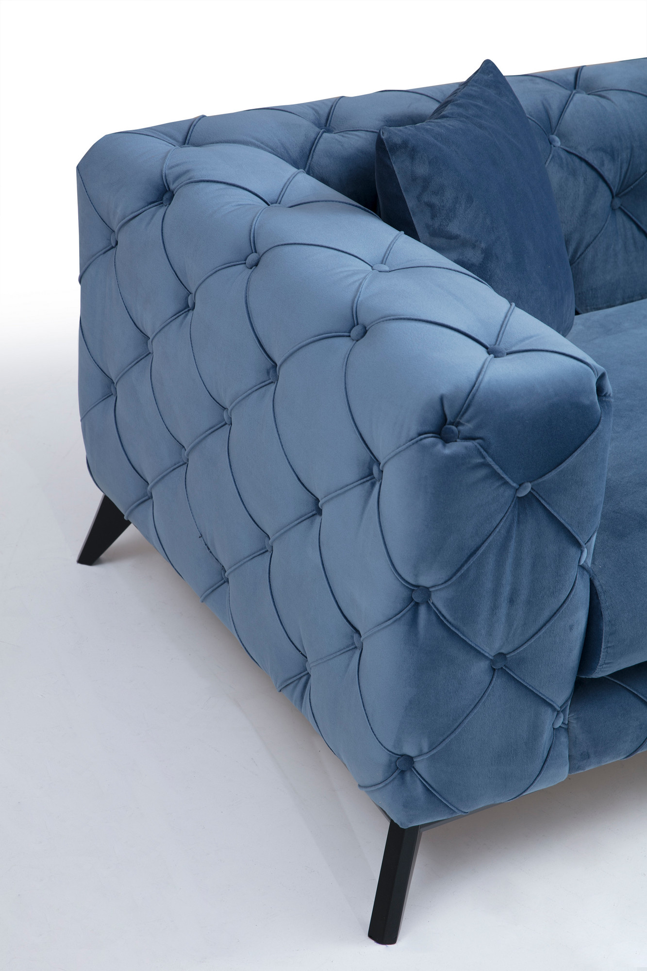 Como Sofa 2-Sitzer Blau mit schwarzen Beinen