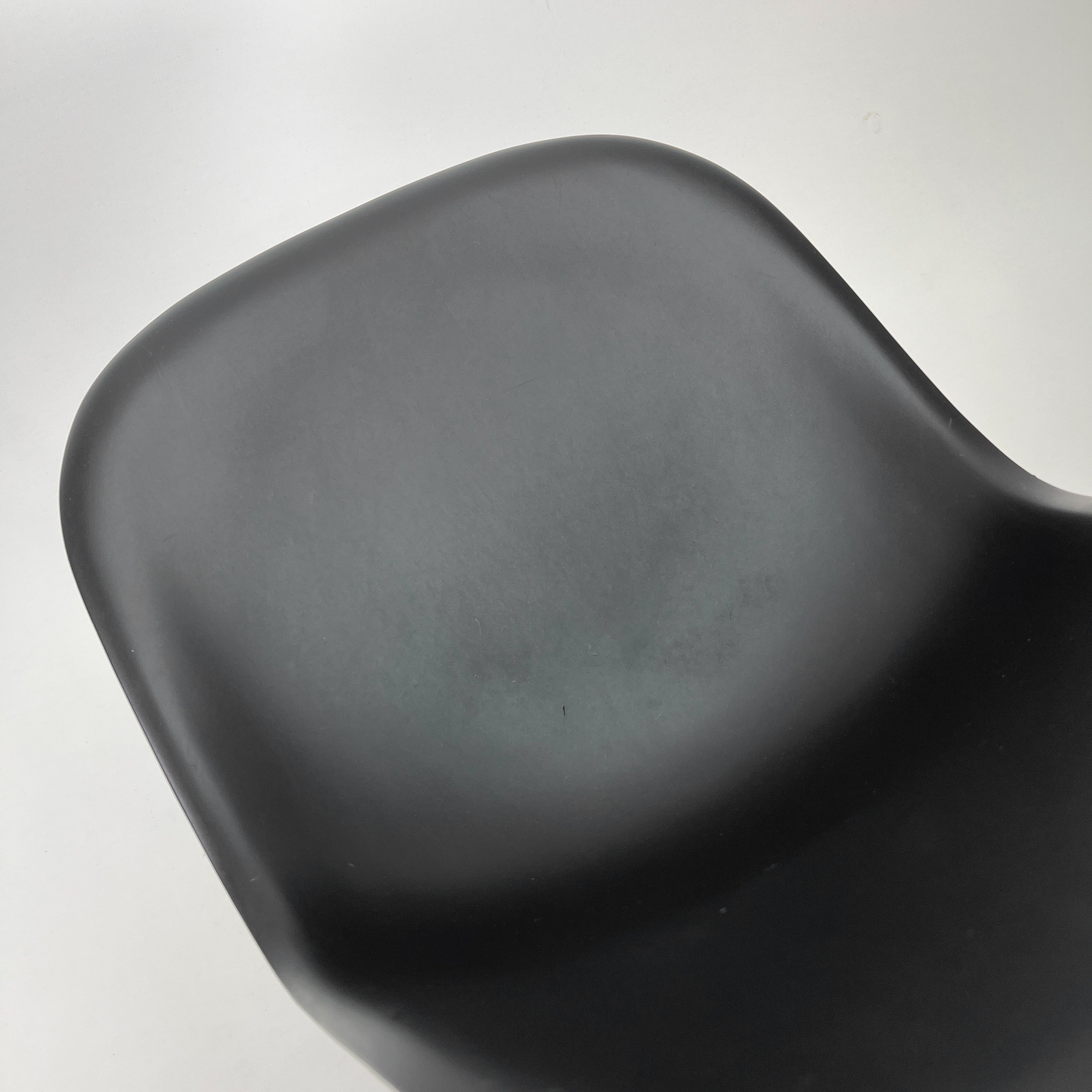 DSR Stuhl Plastik Chrom Tiefschwarz