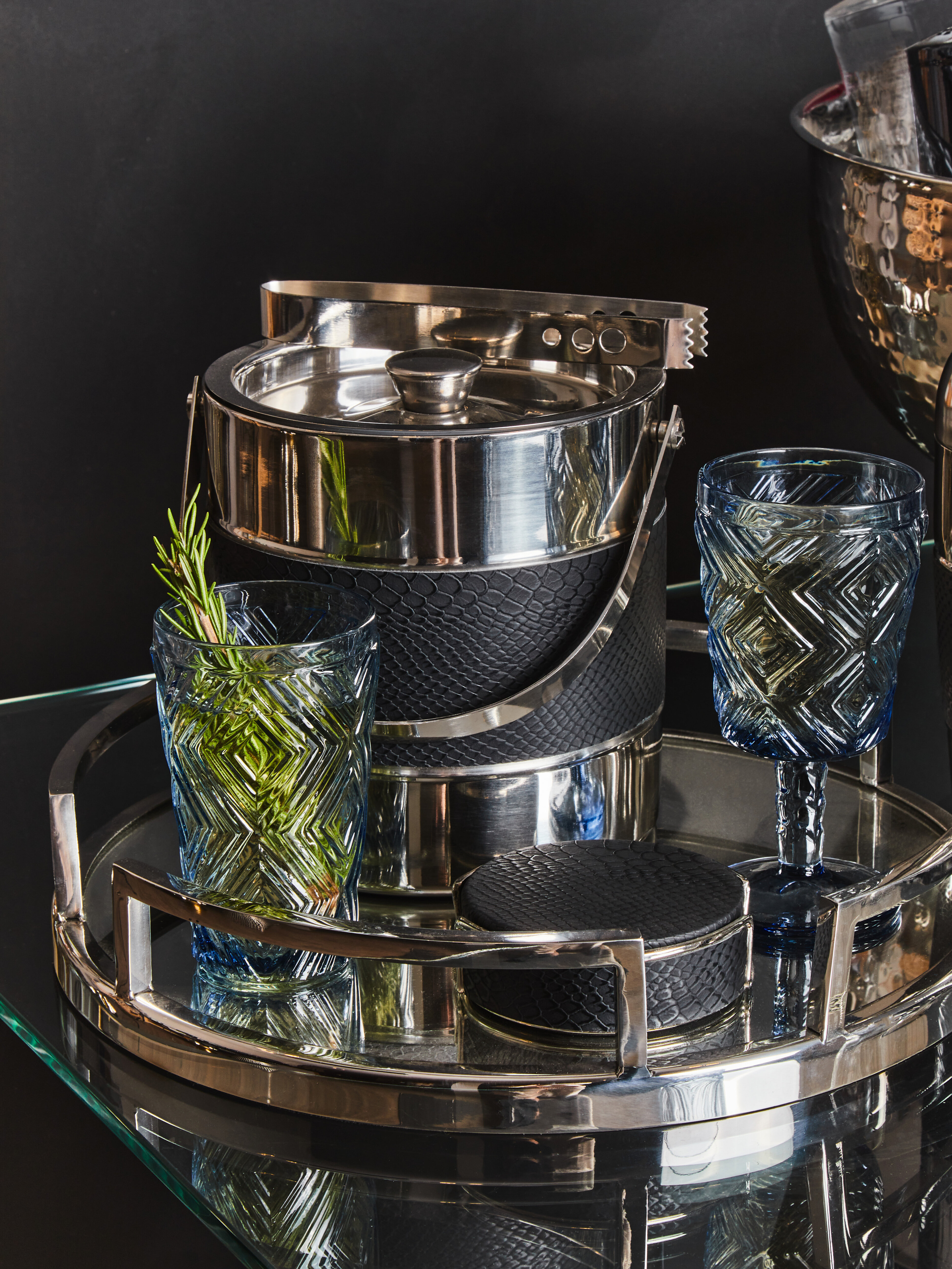 Mixology Set mit vier schwarzen Untersetzern
