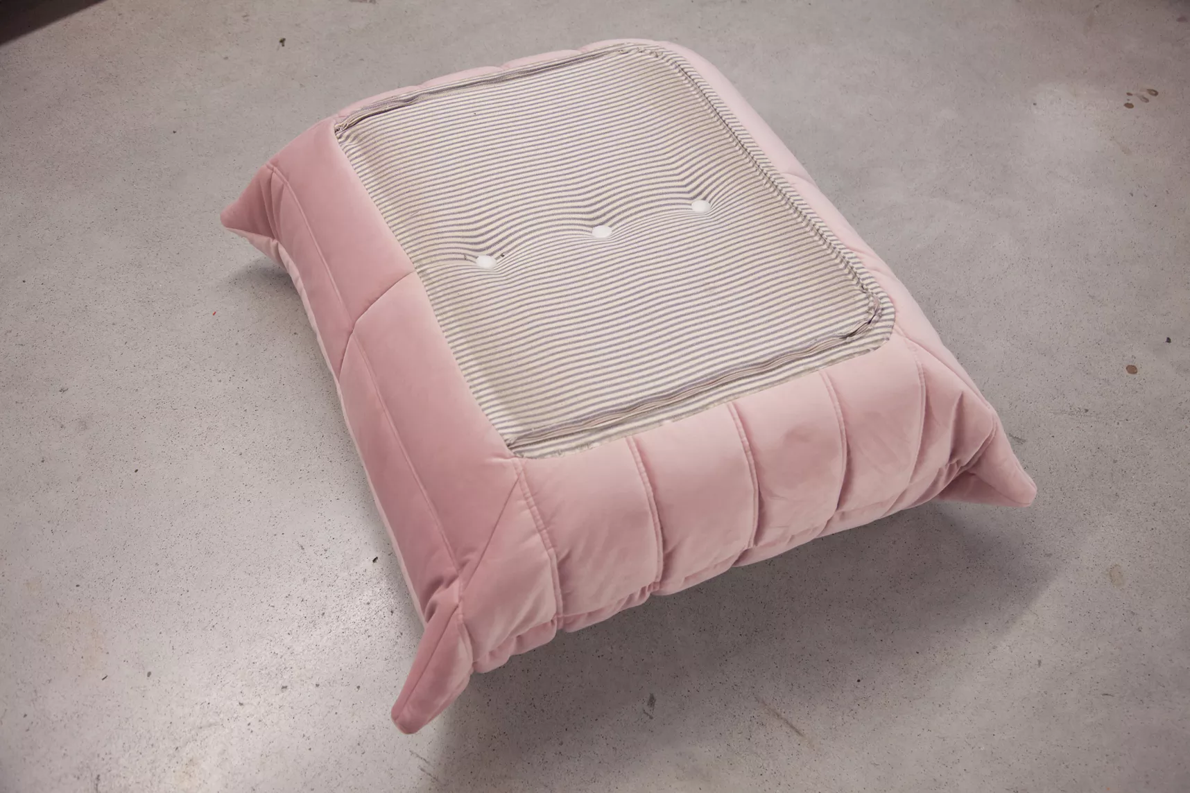 Togo armchair and ottoman set velvet light pink