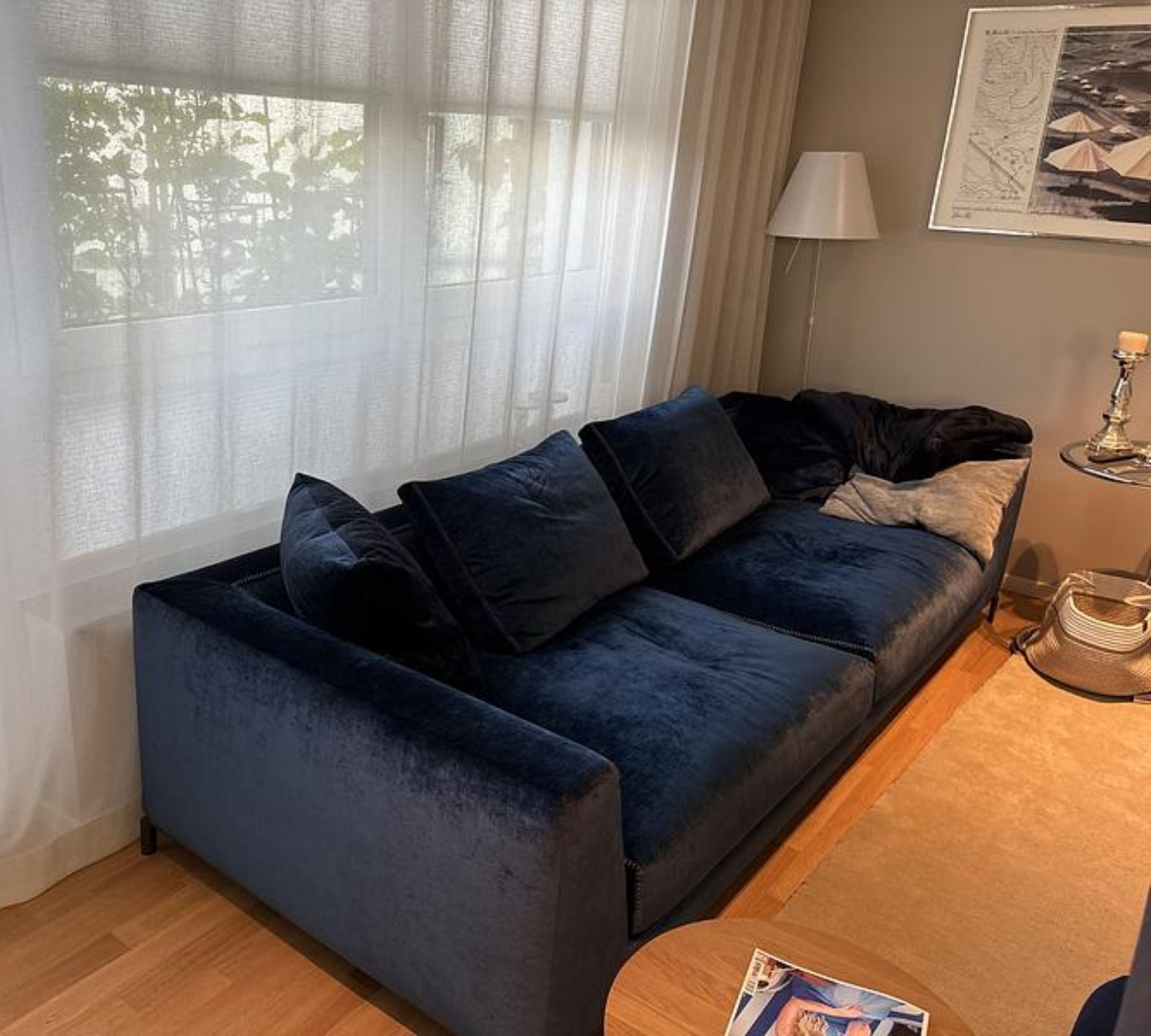 Ray Sofa Samt Blau