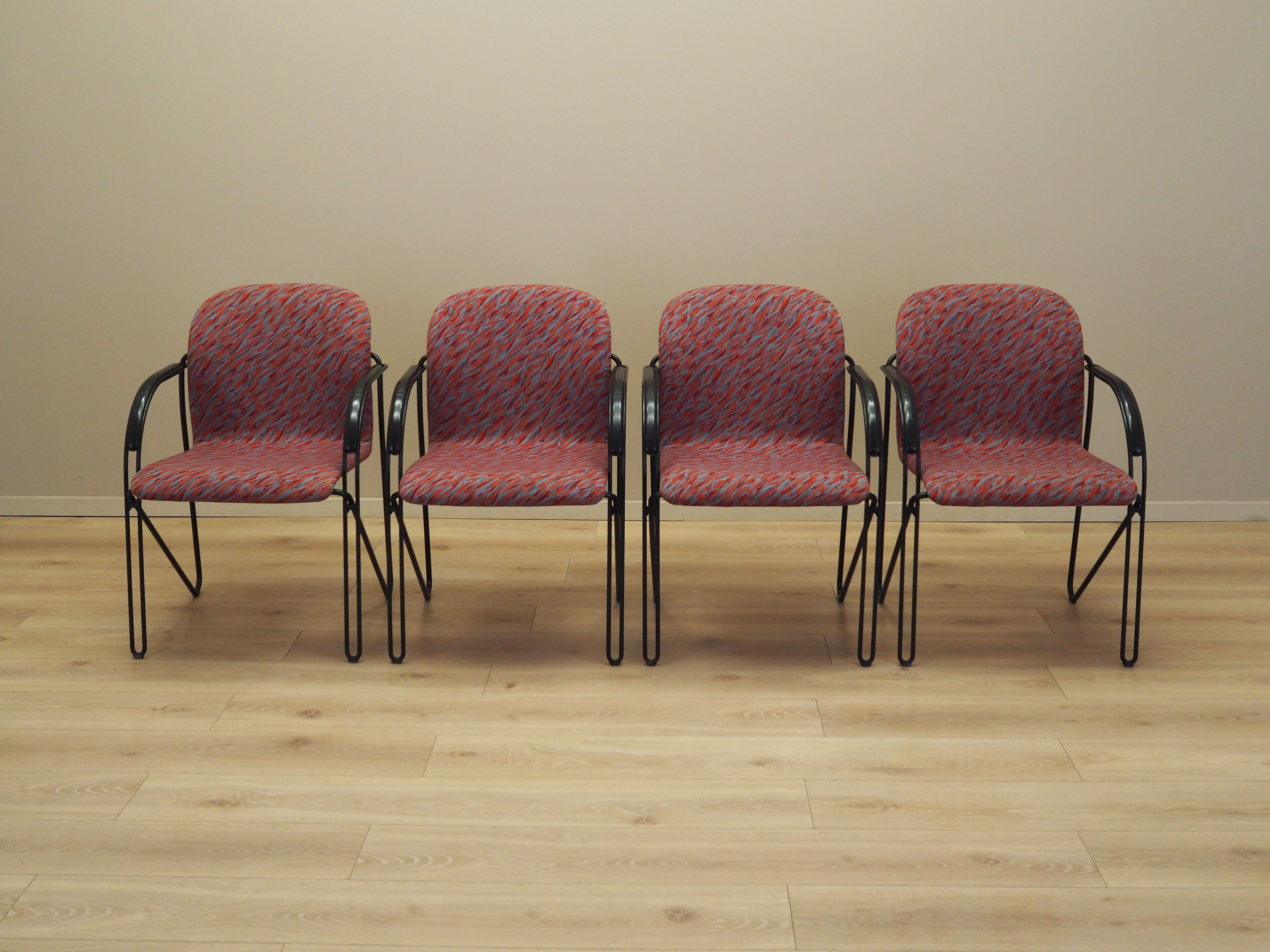 4x Dining chair with armrests
1980s