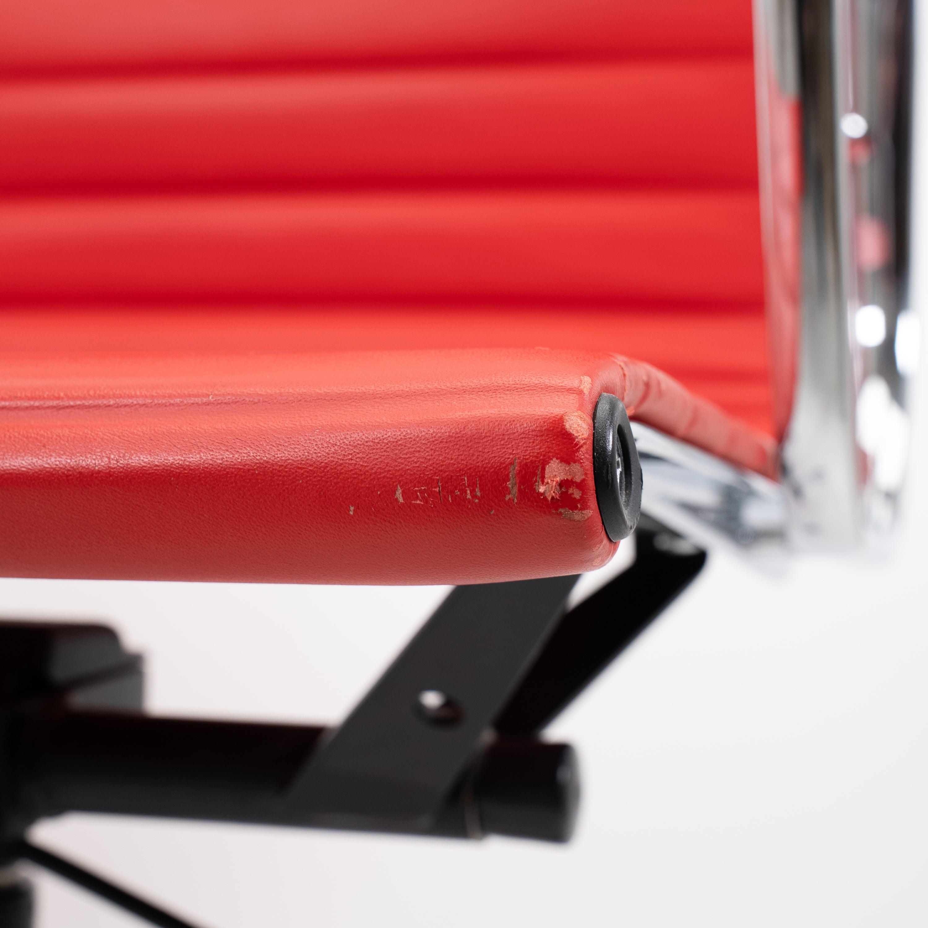 EA117 Office Chair Rocker Aluminium Red