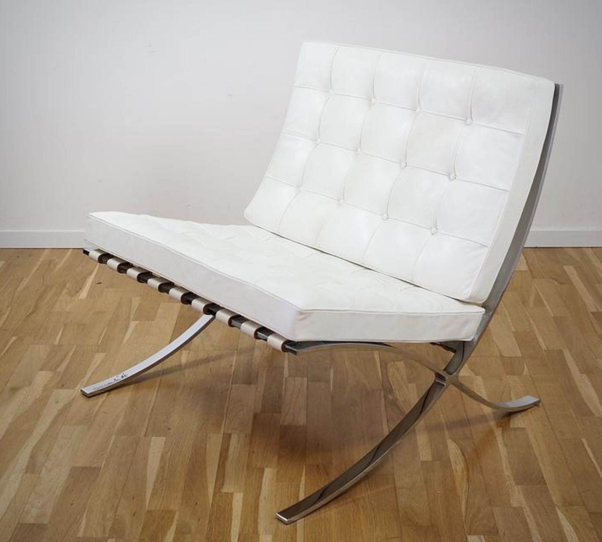 Barcelona Chair Leather Ivory Limited Edition No. 23