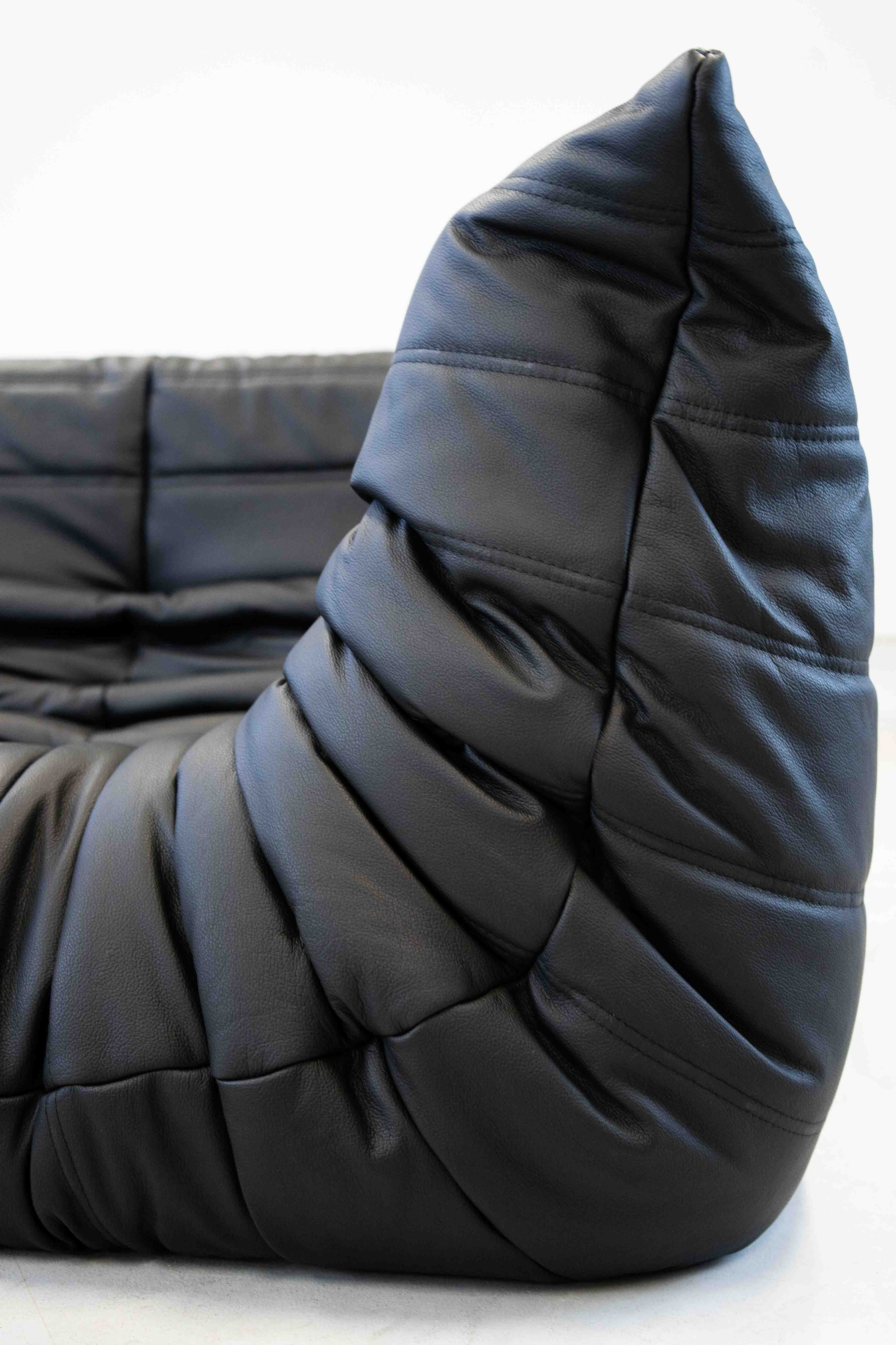 Divano Togo 2 posti con braccioli Pelle Madras Nero